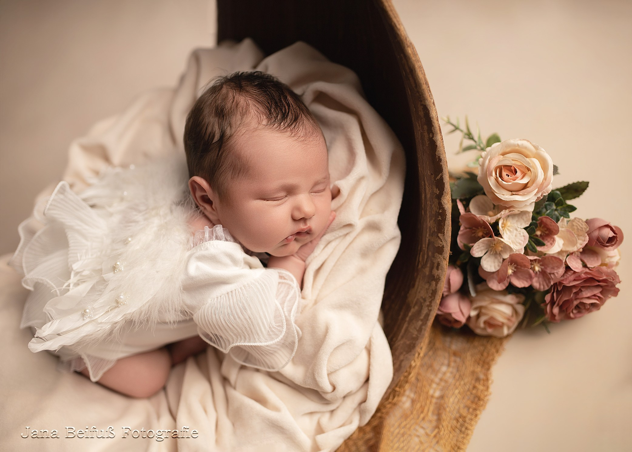 Neugeborenenfotografin mit Herz und Liebe. Jana Beifuß, professionelle Neugeborenenfotografin in Weißenhorn, Ulm, Neu-Ulm, Illertissen, Pfaffenhofen a. d. Roth