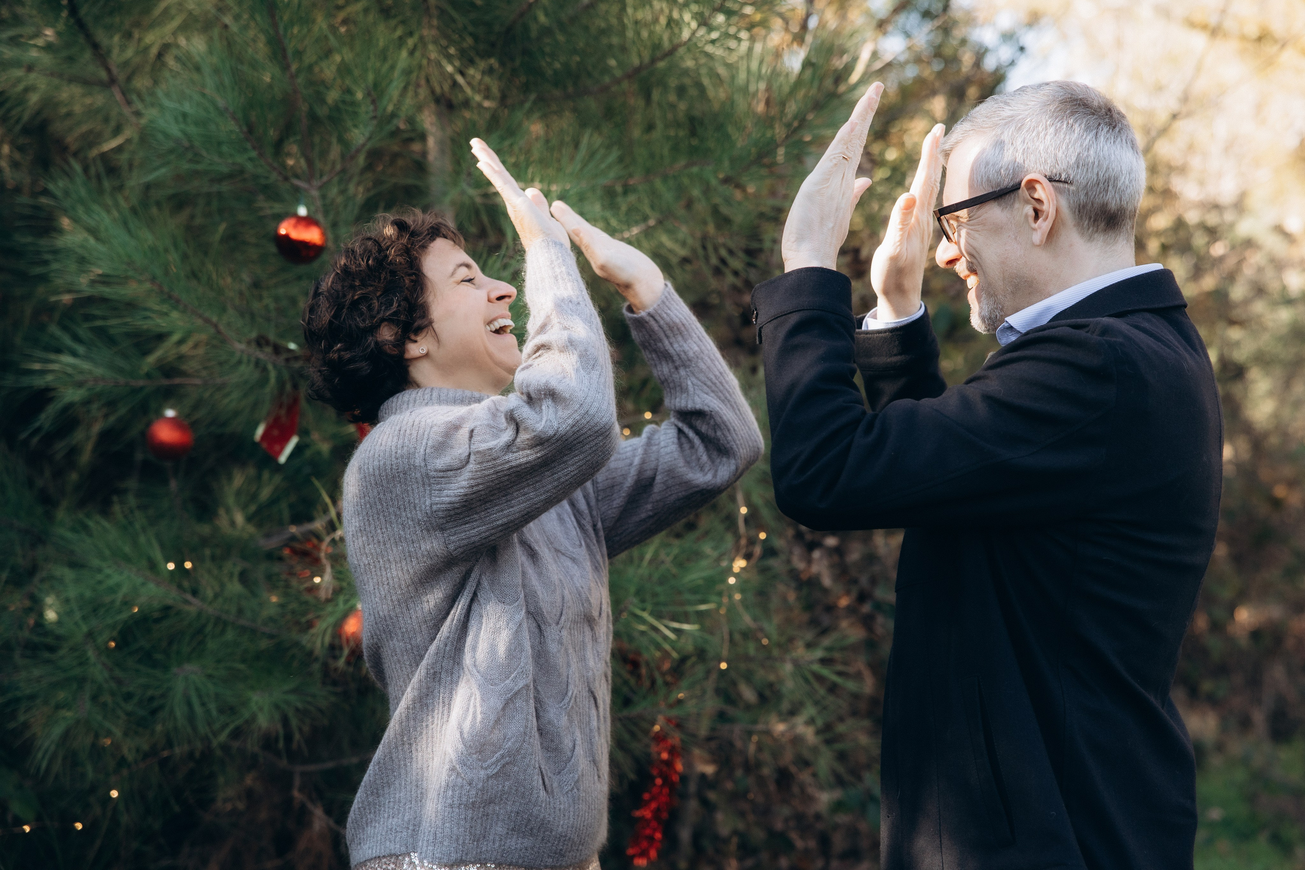 Christmas Love Story at Forêt de Bouconne. Eugénie Smirnova — your photographer in Toulouse and southwest France
