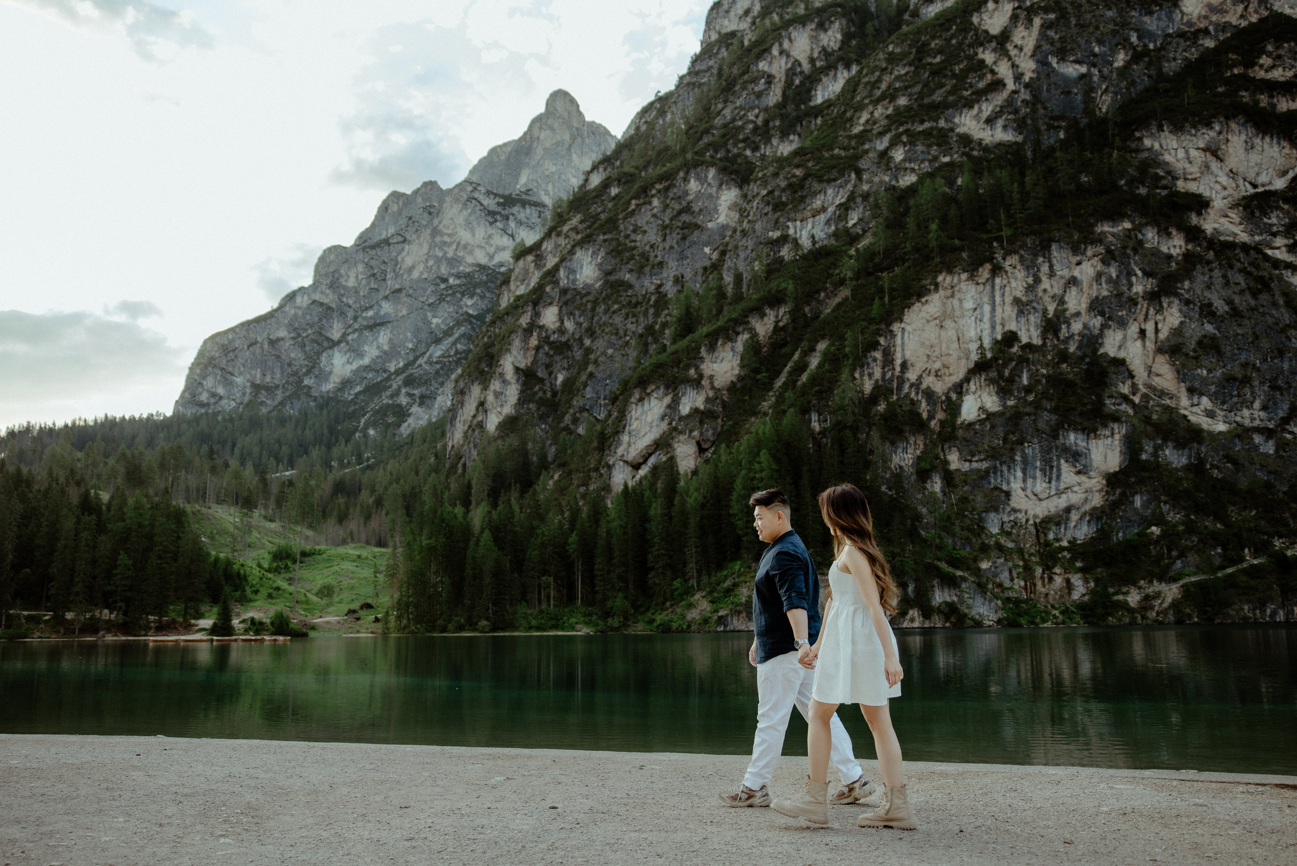 Sunrise proposal at Lago di Braies | Dreamy engagement in the Dolomites. Iceland elopement photographer & videographer