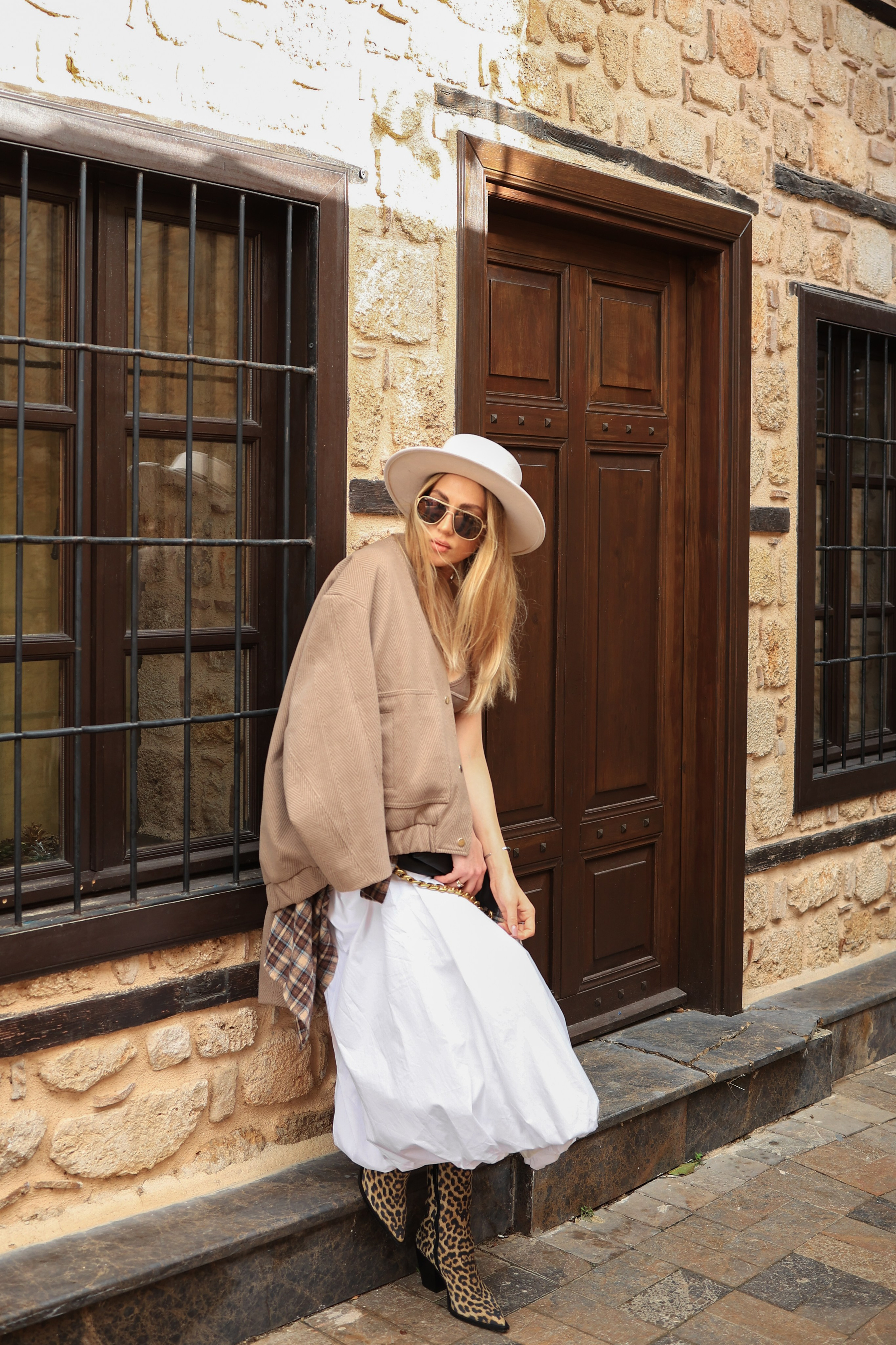 Photoshooting in old town of Antalya. Photographer in Turkey, Antalya, Kemer, Belek, Side, Kas, Fethiye