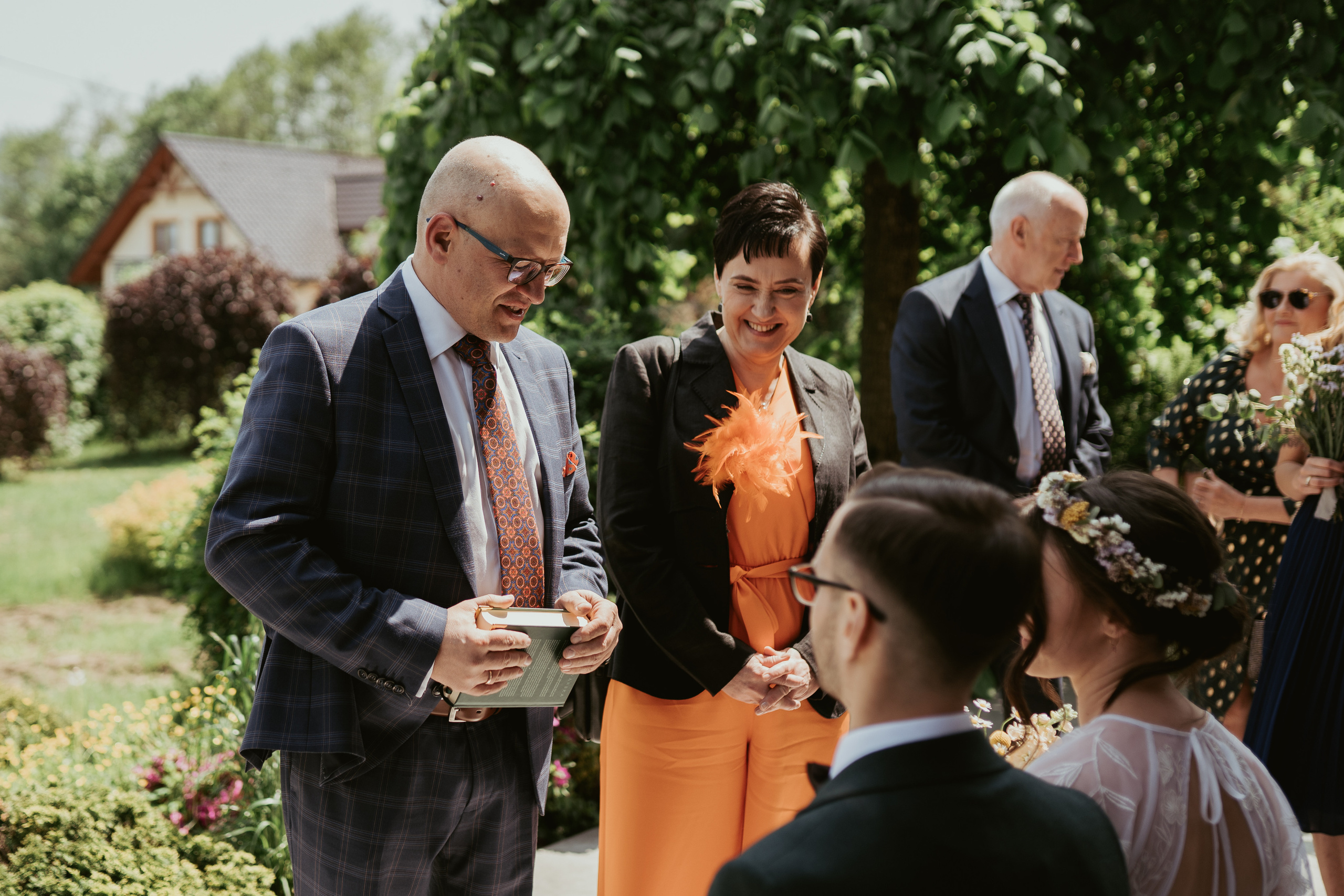 Magiczne Ślubne Opowieści: Willa Słoneczna w Ogniu Emocji. Karkowskafoto - fotografia miłości
