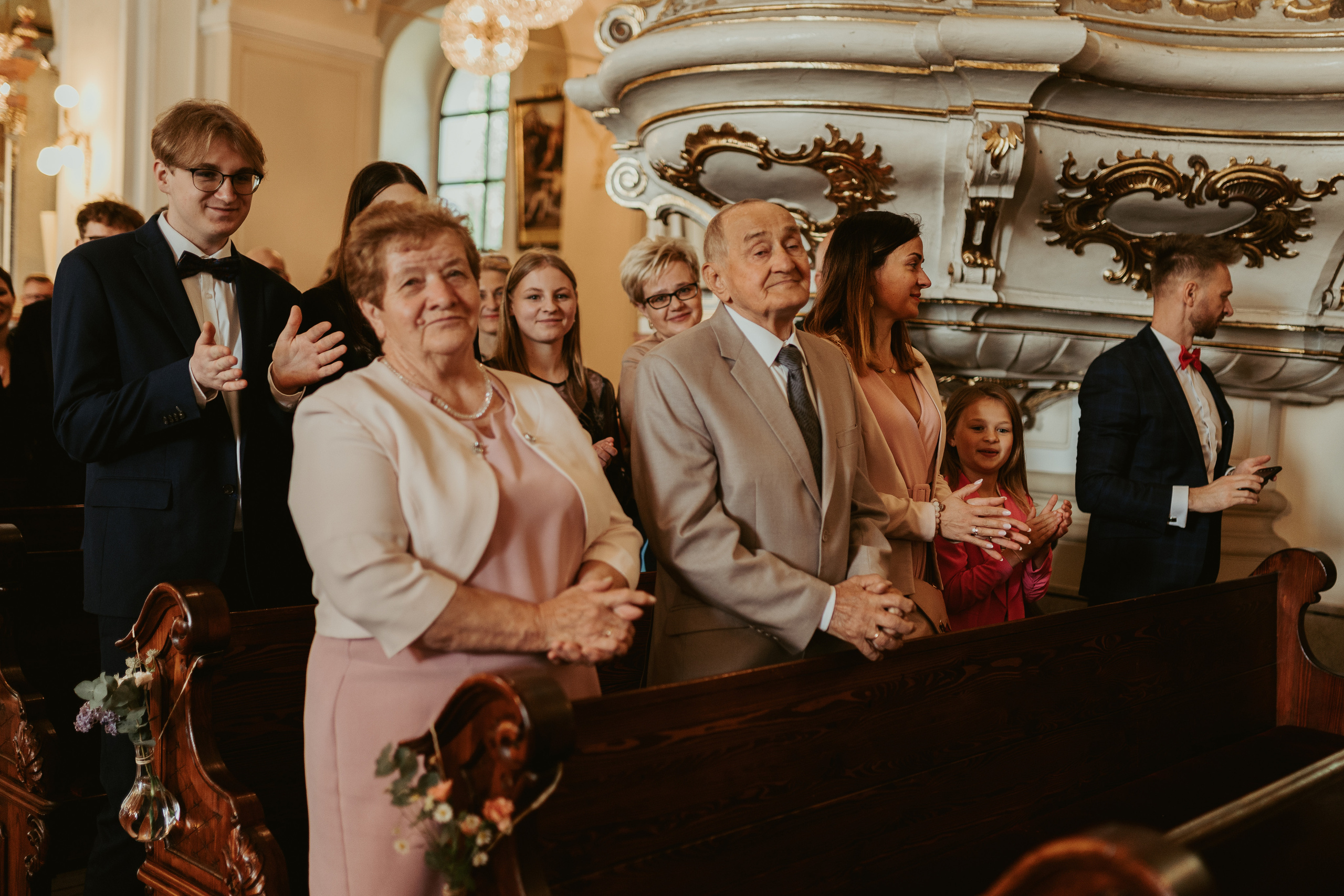 Magiczne Ślubne Opowieści: Willa Słoneczna w Ogniu Emocji. Karkowskafoto - fotografia miłości