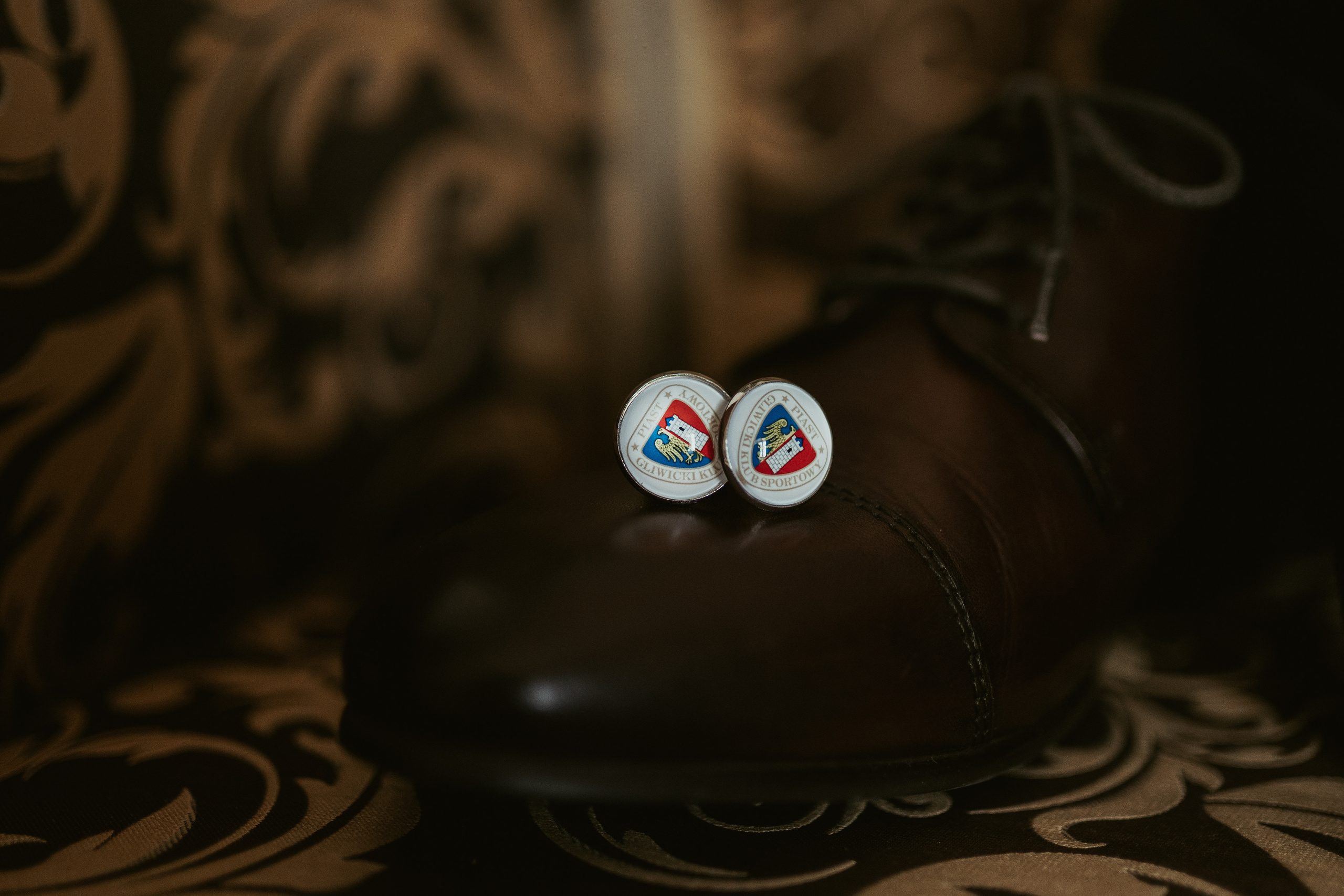 Magiczne Ślubne Opowieści: Willa Słoneczna w Ogniu Emocji. Karkowskafoto - fotografia miłości
