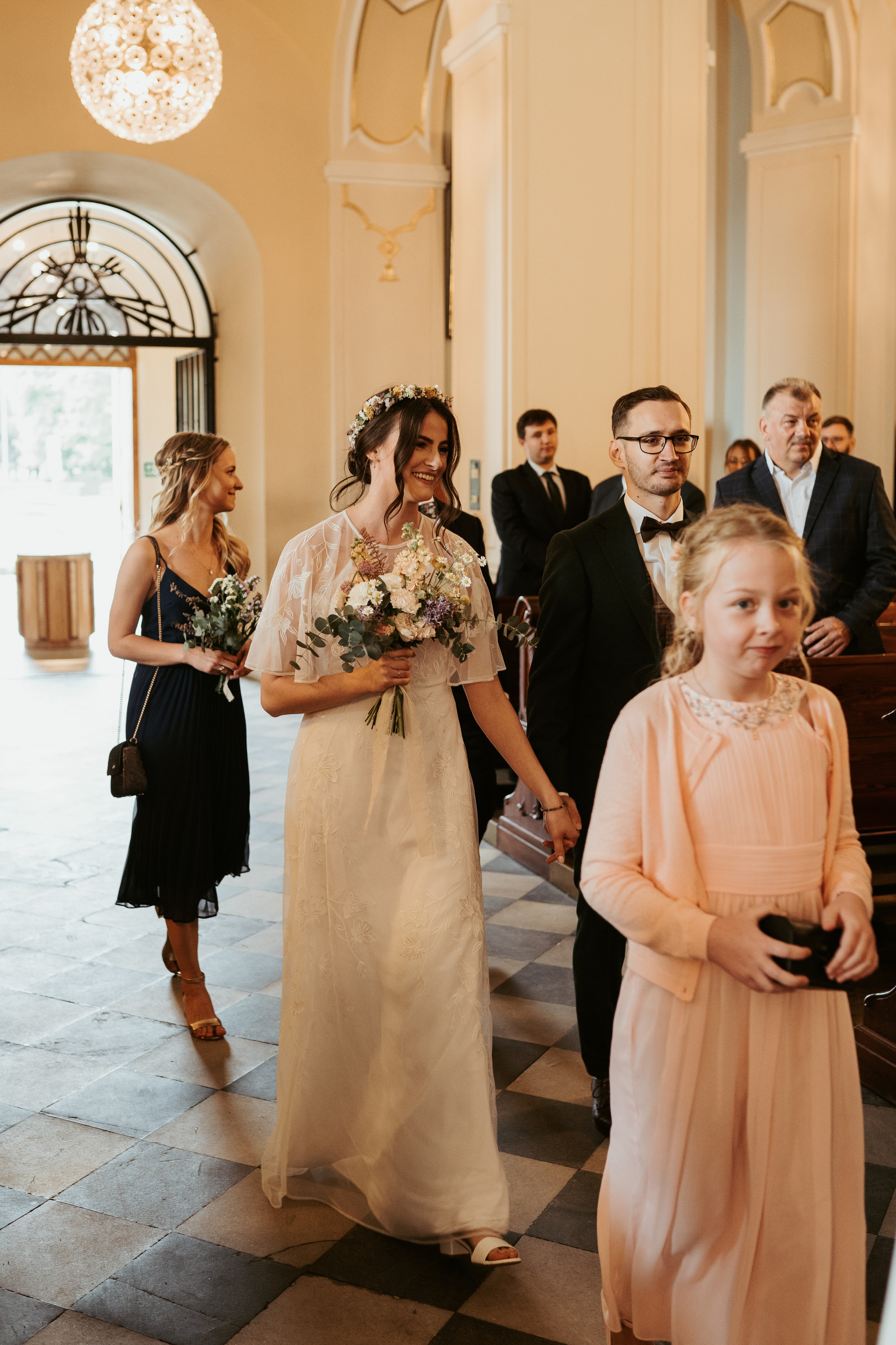 Magiczne Ślubne Opowieści: Willa Słoneczna w Ogniu Emocji. Karkowskafoto - fotografia miłości