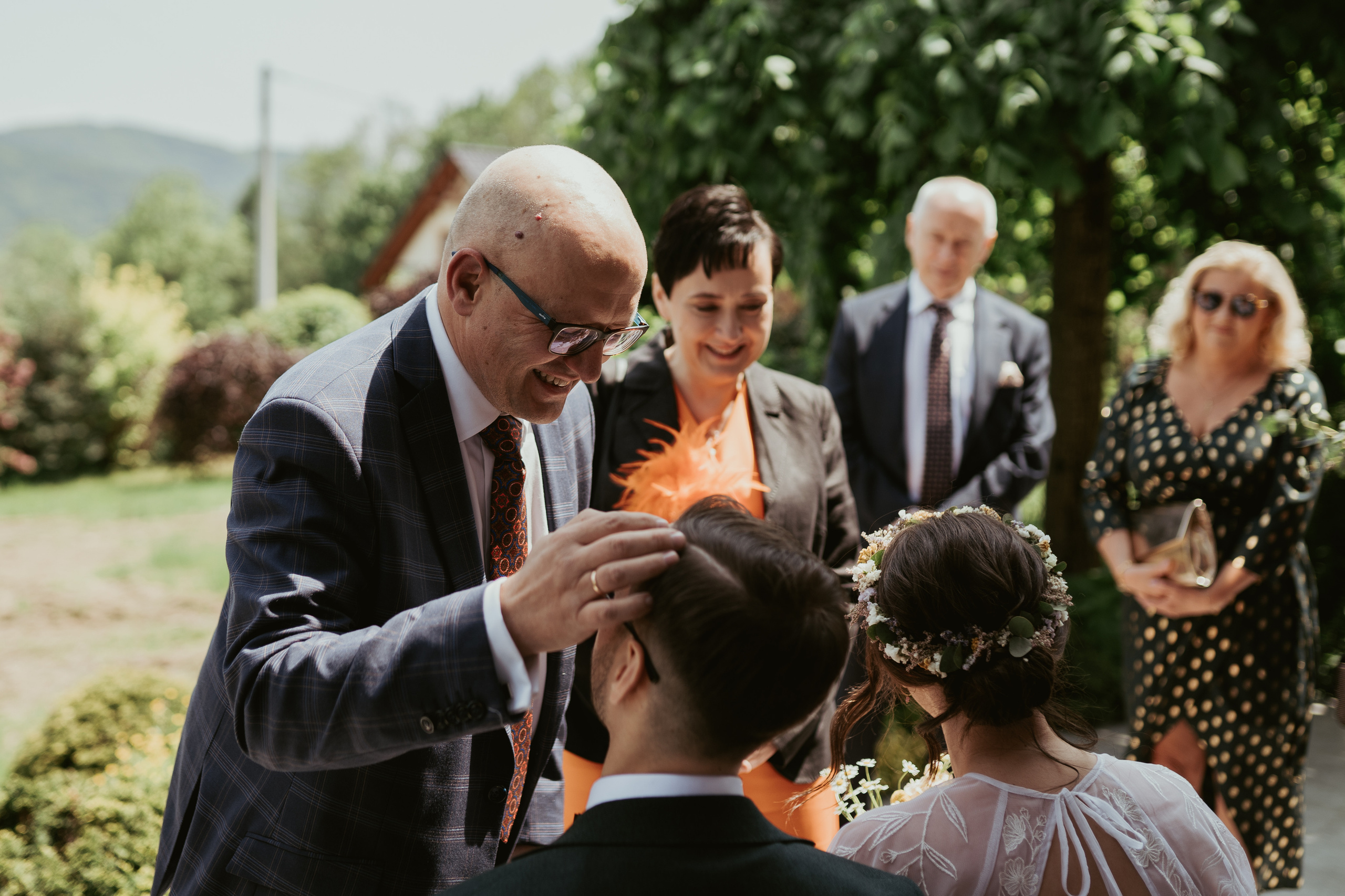 Magiczne Ślubne Opowieści: Willa Słoneczna w Ogniu Emocji. Karkowskafoto - fotografia miłości