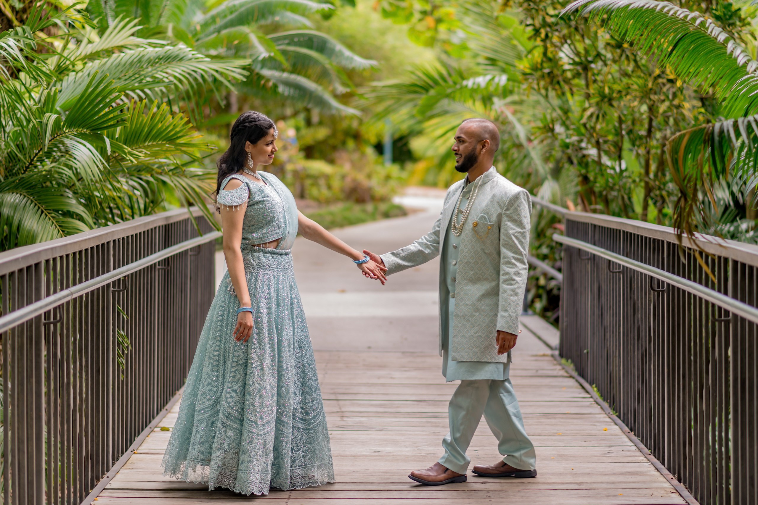 Love Meets Tenderness in the Heart of Orlando — Engagement Session — Leu Gardens. Wedding photographer in Orlando, Boston & New York Anderson Marques
