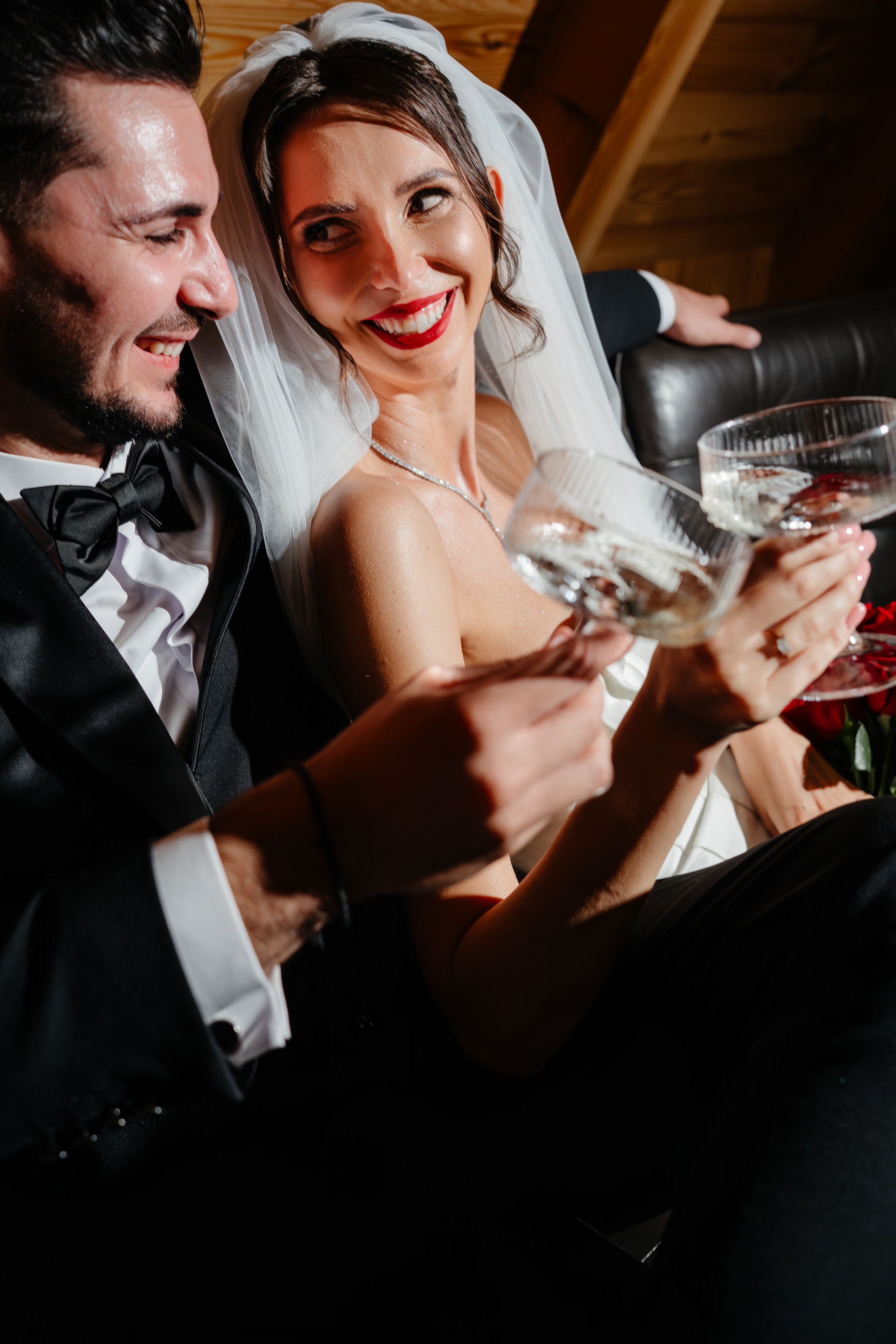 Povestea de nuntă a lui Anca și Dragoș în Bacău | Fotografie de Eveniment. Raw Studio. Fotograful tau de nunta!