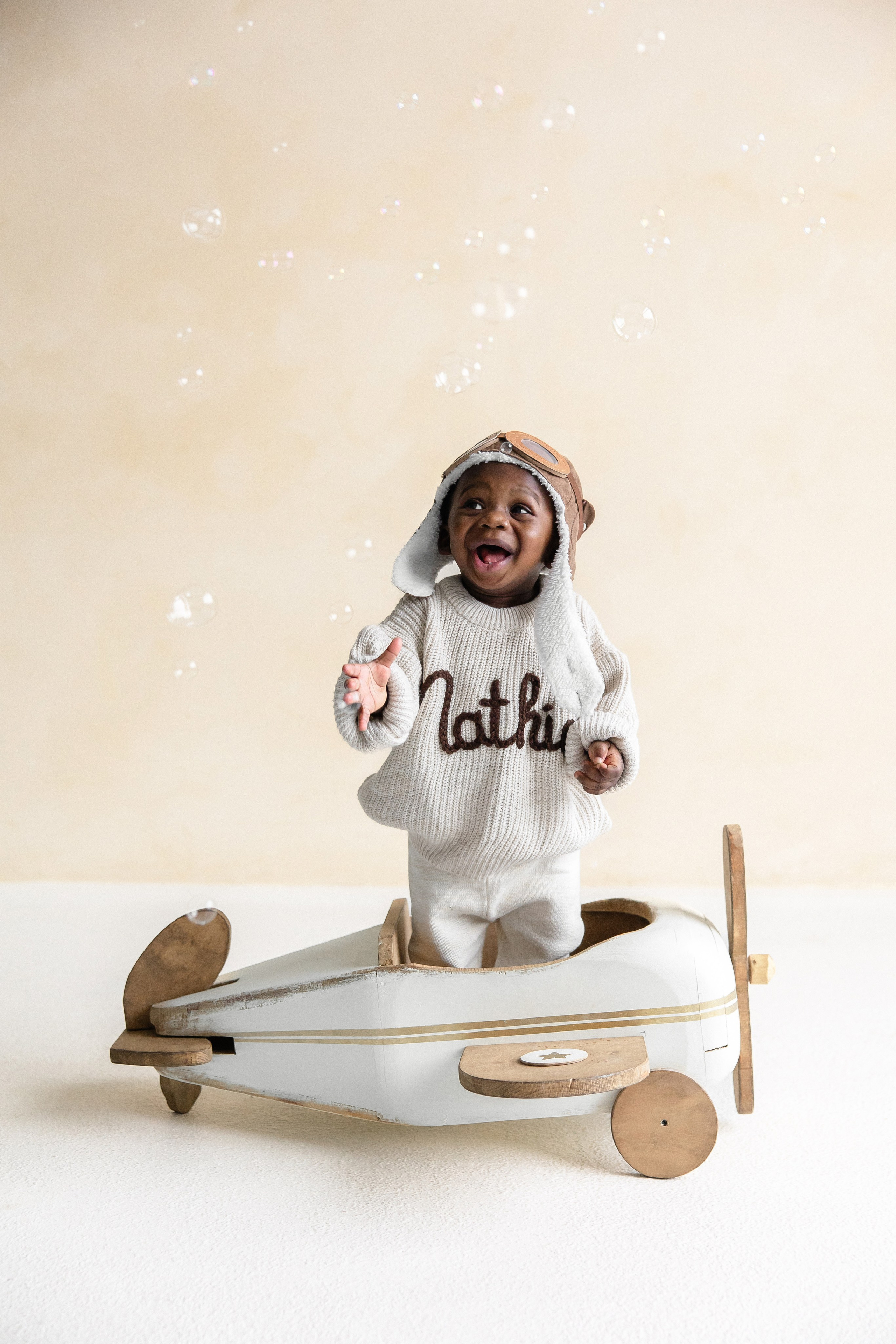 Baby Cake Smash Photographer in Toronto. Iana Banana | Toronto Maternity, Newborn & Family Photographer