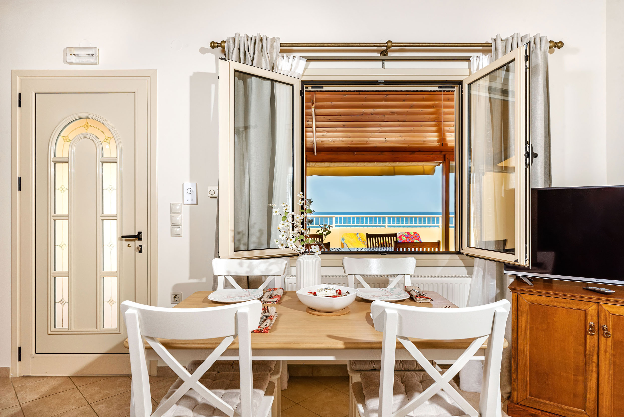 Manolis APT. Studio Photomax — Maxim Prikhodnyuk content, family, wedding and adver