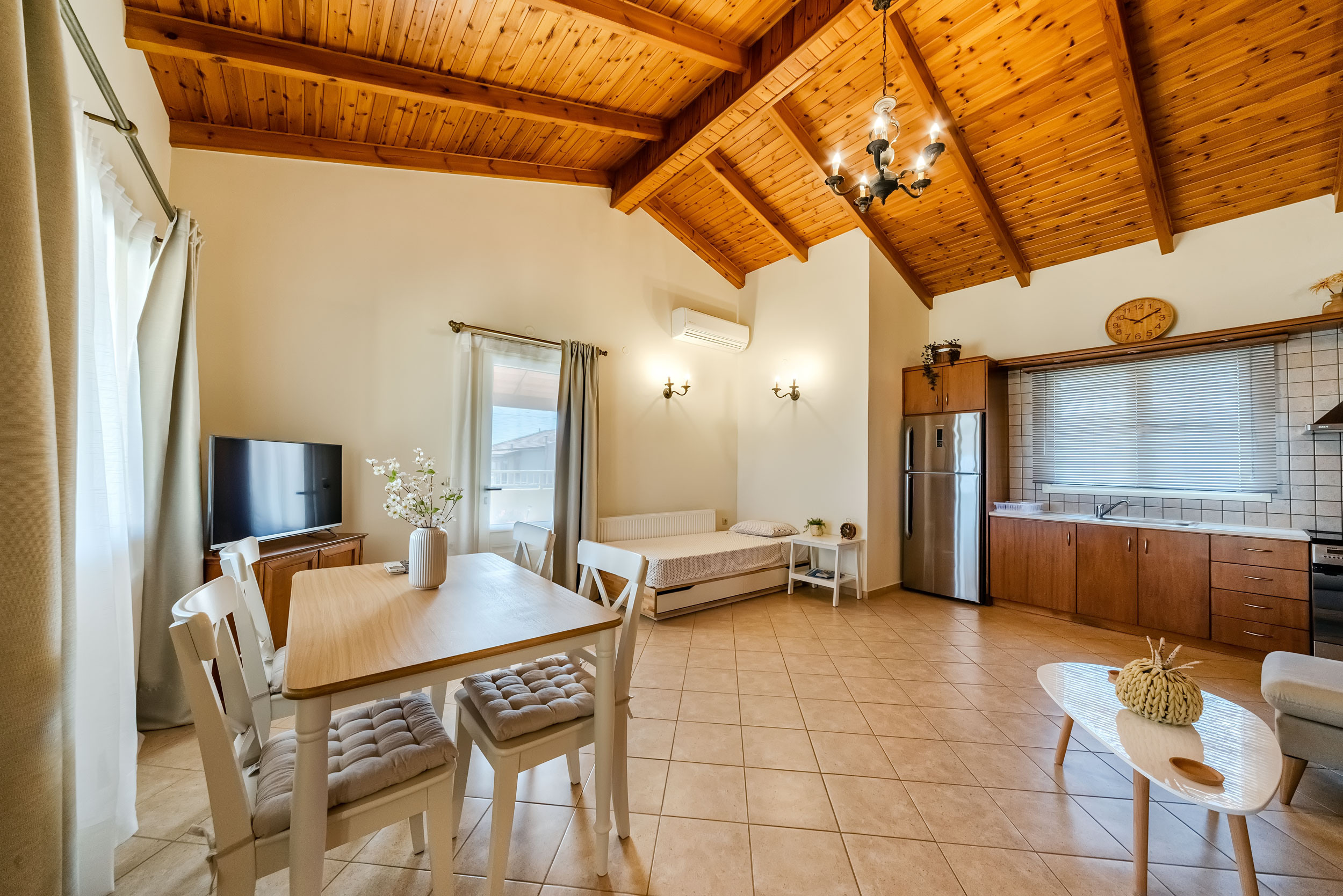 Manolis APT. Studio Photomax — Maxim Prikhodnyuk content, family, wedding and adver