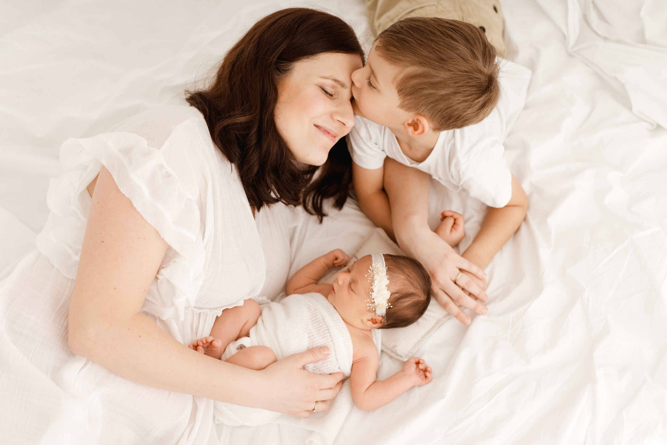 Fotografia Noworodkowa Łódź - Piękne Zdjęcia Noworodków. Fotograf Łódź - sesja ciążowa, noworodkowa, dziecięca. Studio w Łodzi