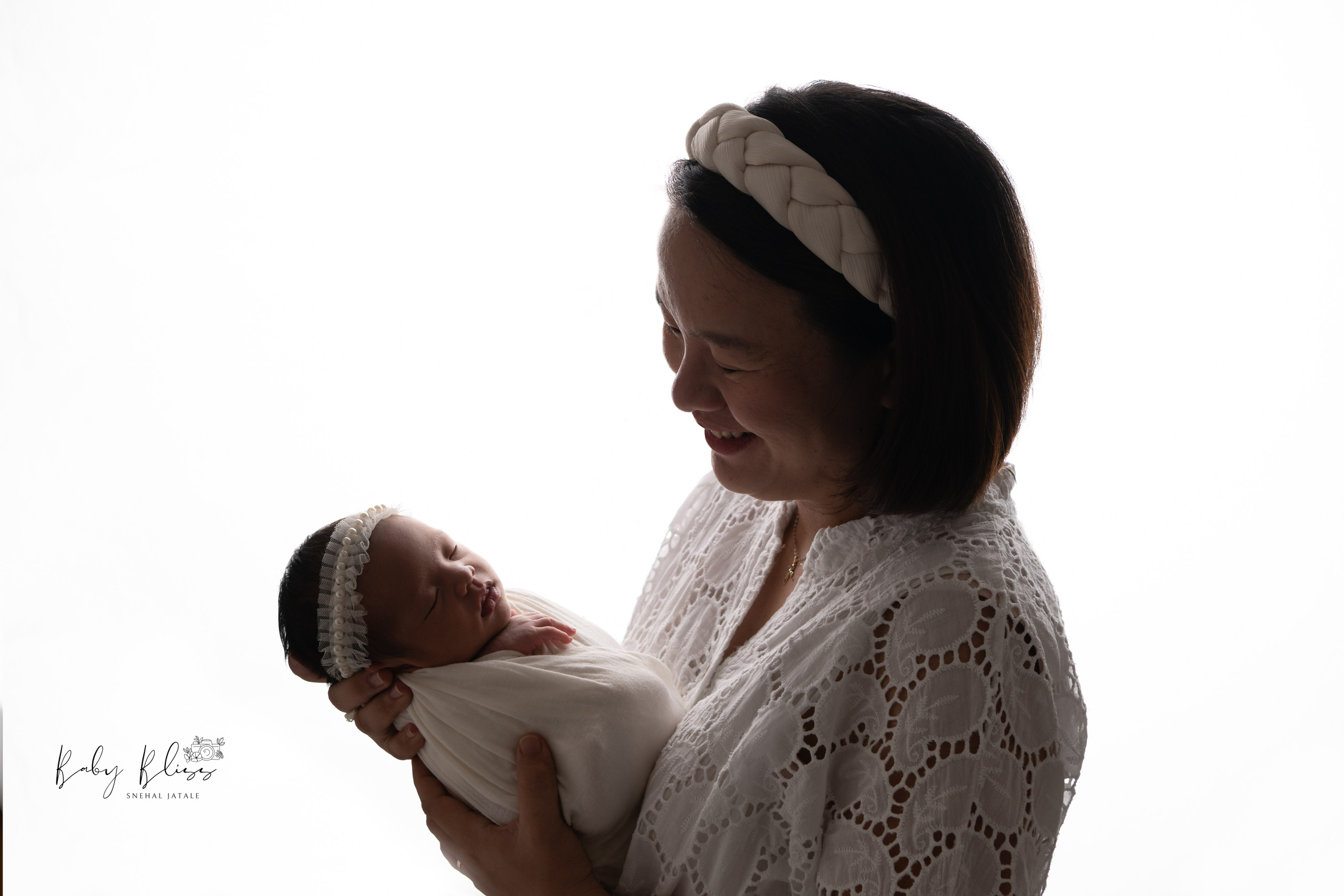 Best newborn photography in Doha Qatar