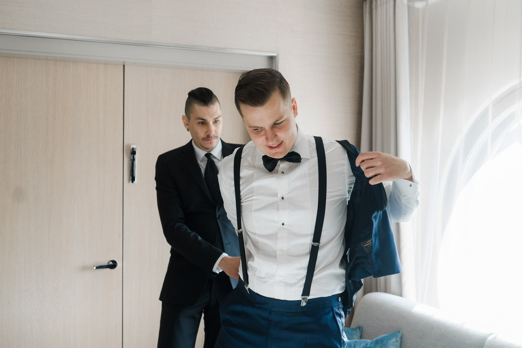 Häävalokuvaaja Helsingissä – Studiohappymoment | Romanttisia hetkiä