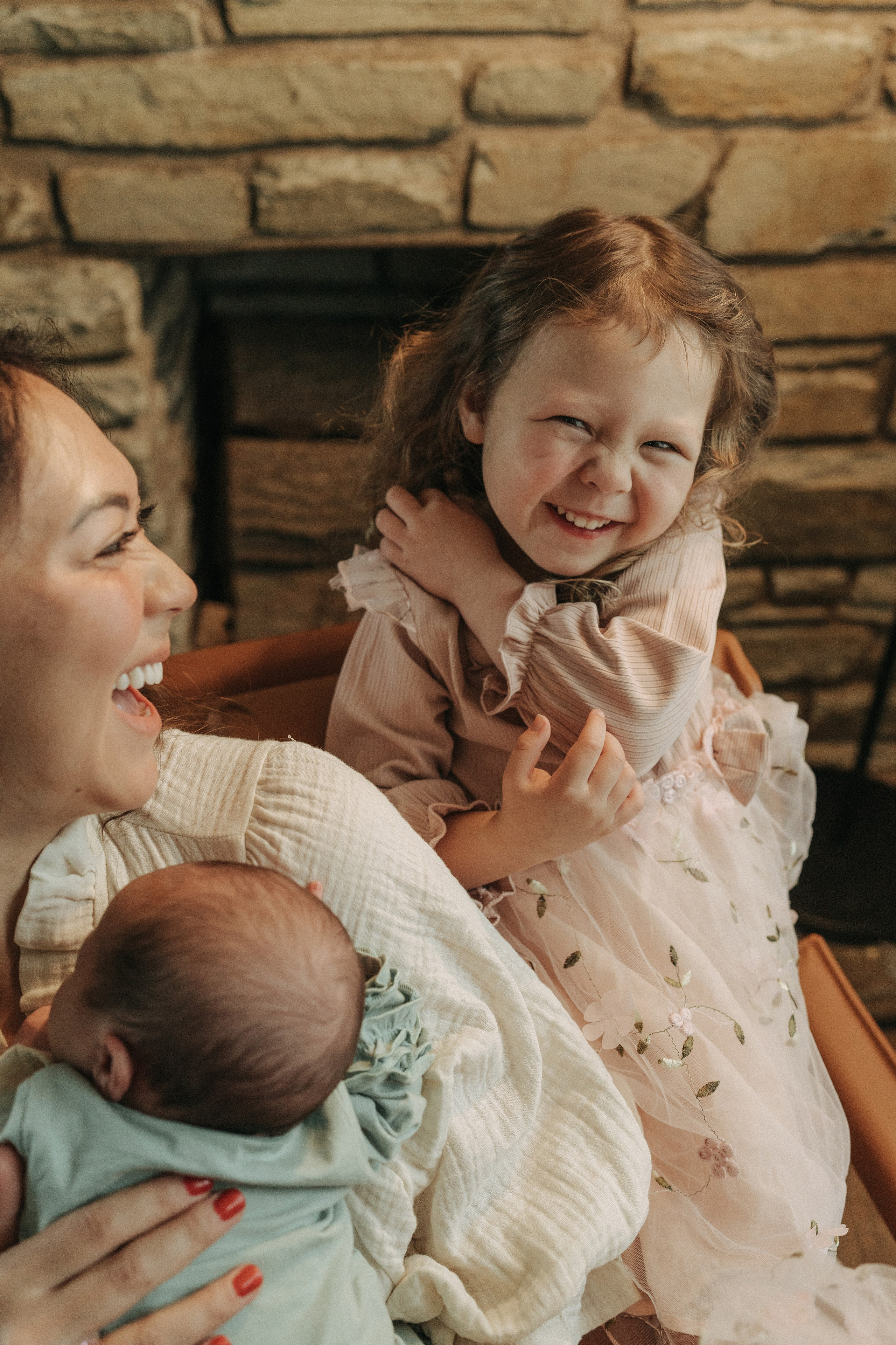 Newborn Photography with Parents – Gentle & Loving Moments. Alisa Tant — Family and newborn photographer Bucks County, Montgomery county, Philadelphia, NJ