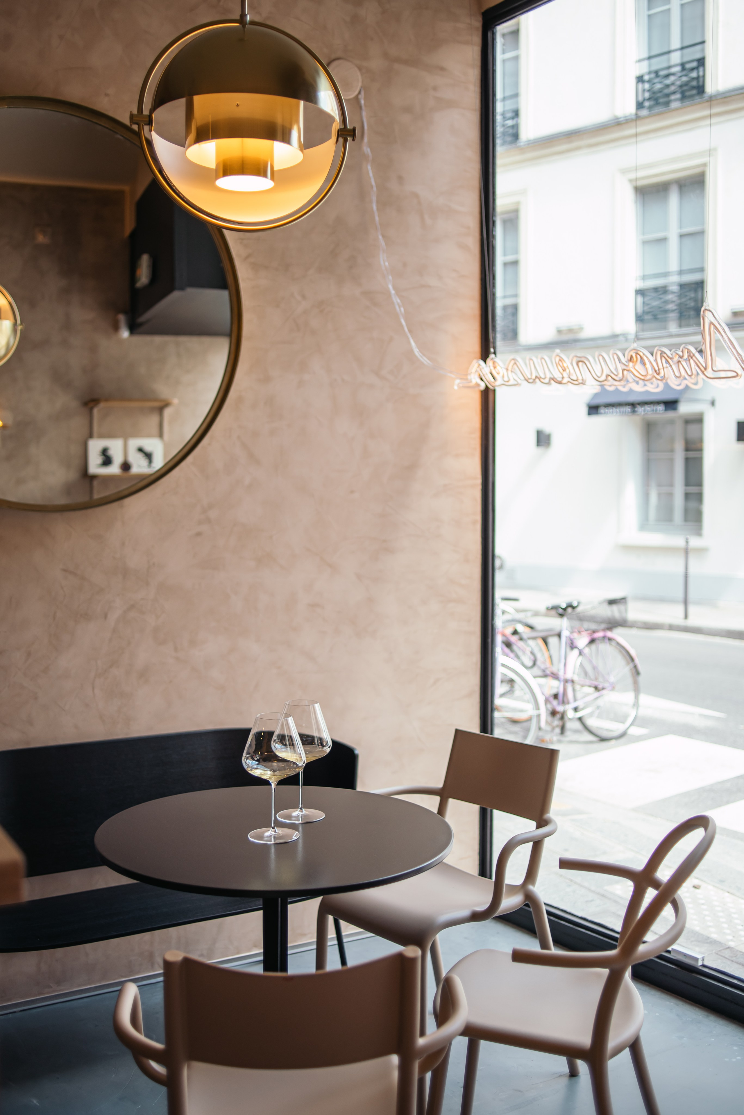 Les Amoureuses bar a vin. Ksenia Marchand/ Lifestyle фотограф в Париже
