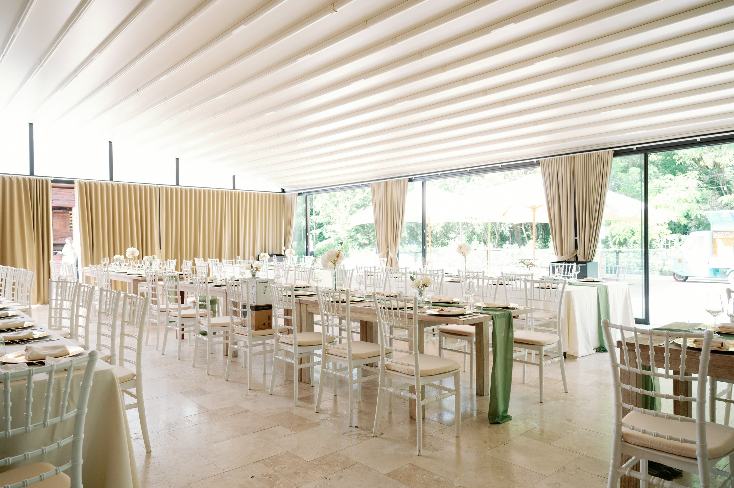 Roxana si Catalin nunta in aer liber la Conacul Albert