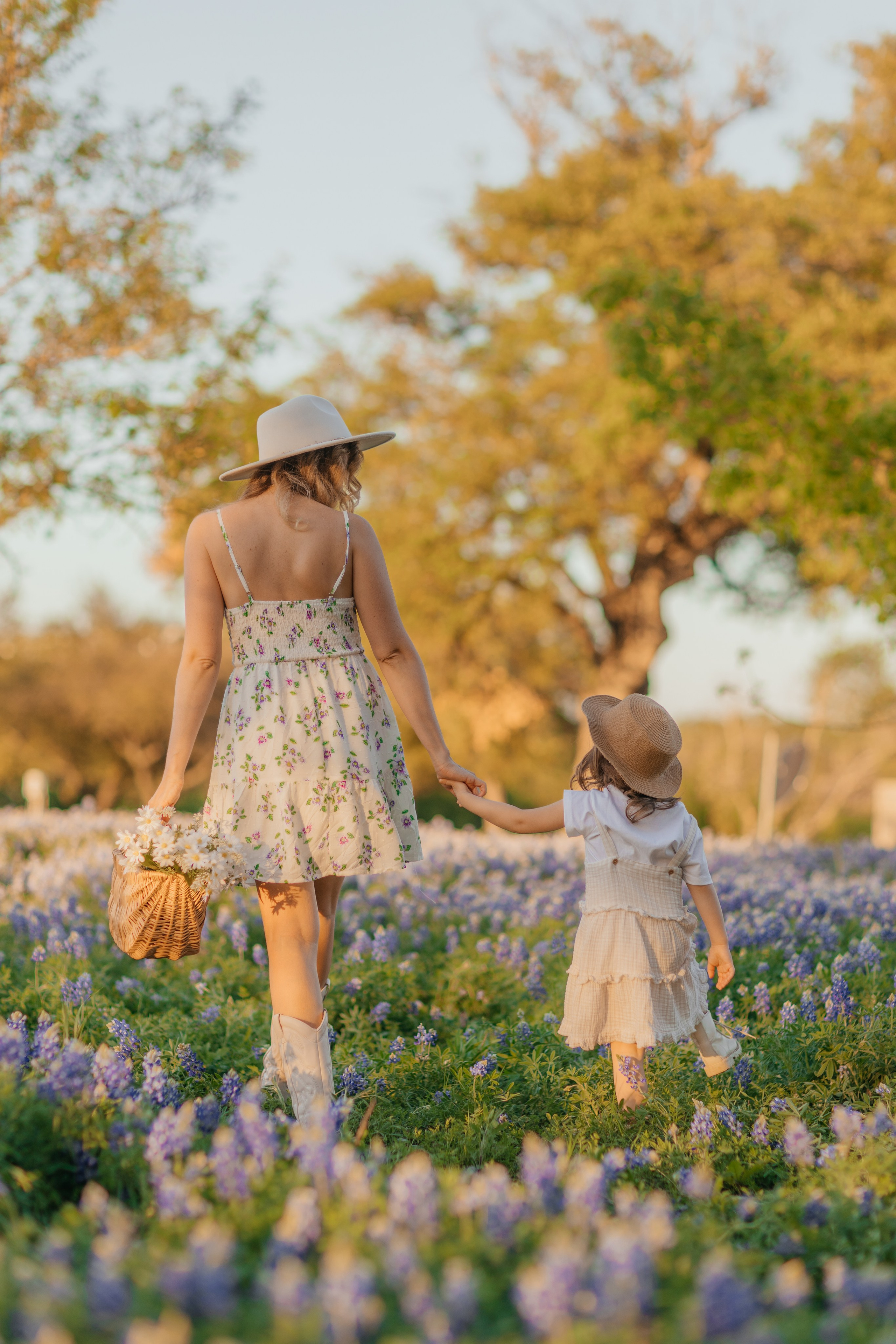 Bluebonnet Mini Session. Professional Photography in Austin, TX — Family, Newborn, Maternity