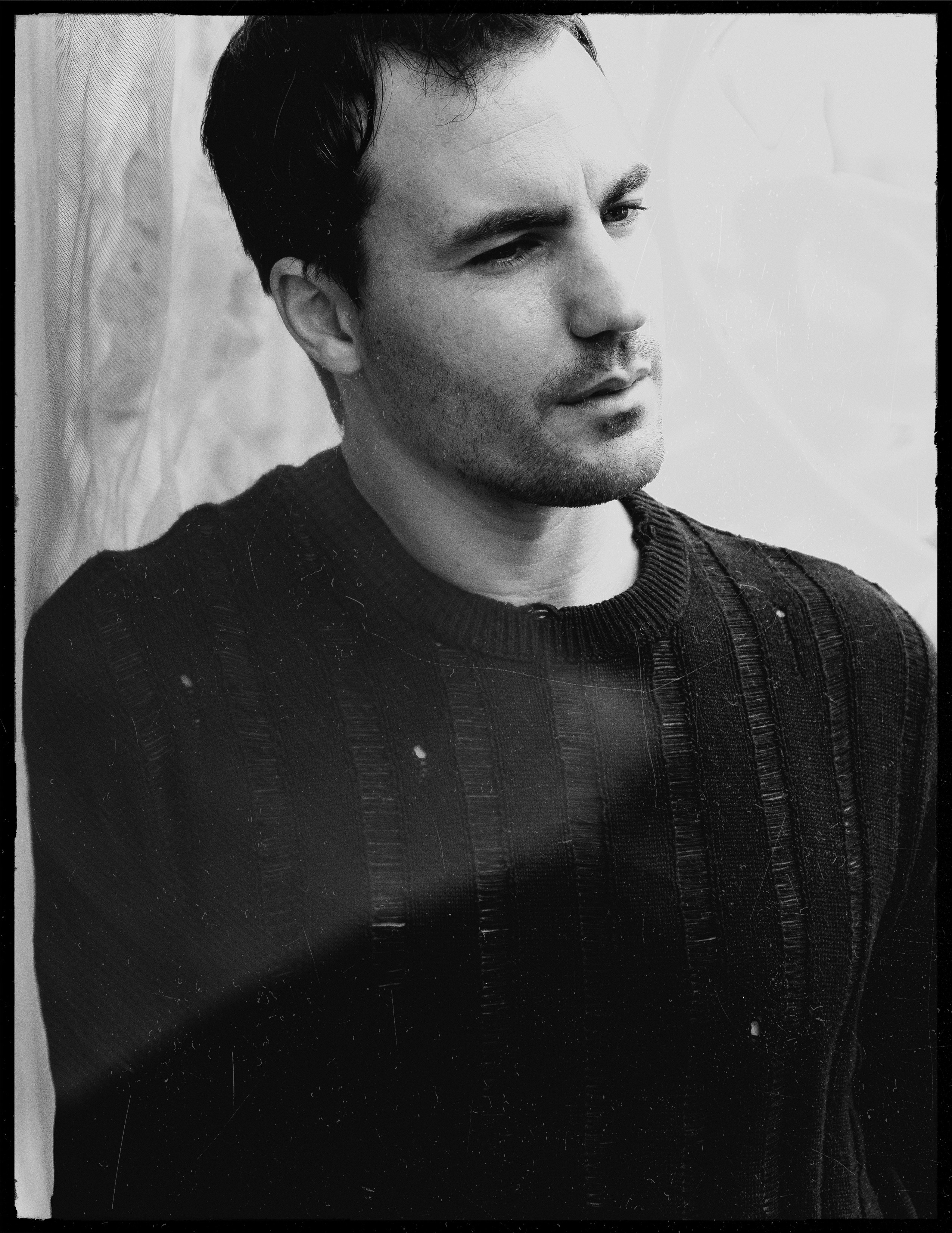 Эффектная фэшн-фотосессия для актера в старом городе Ориуэла — Портретный фотограф в Испании