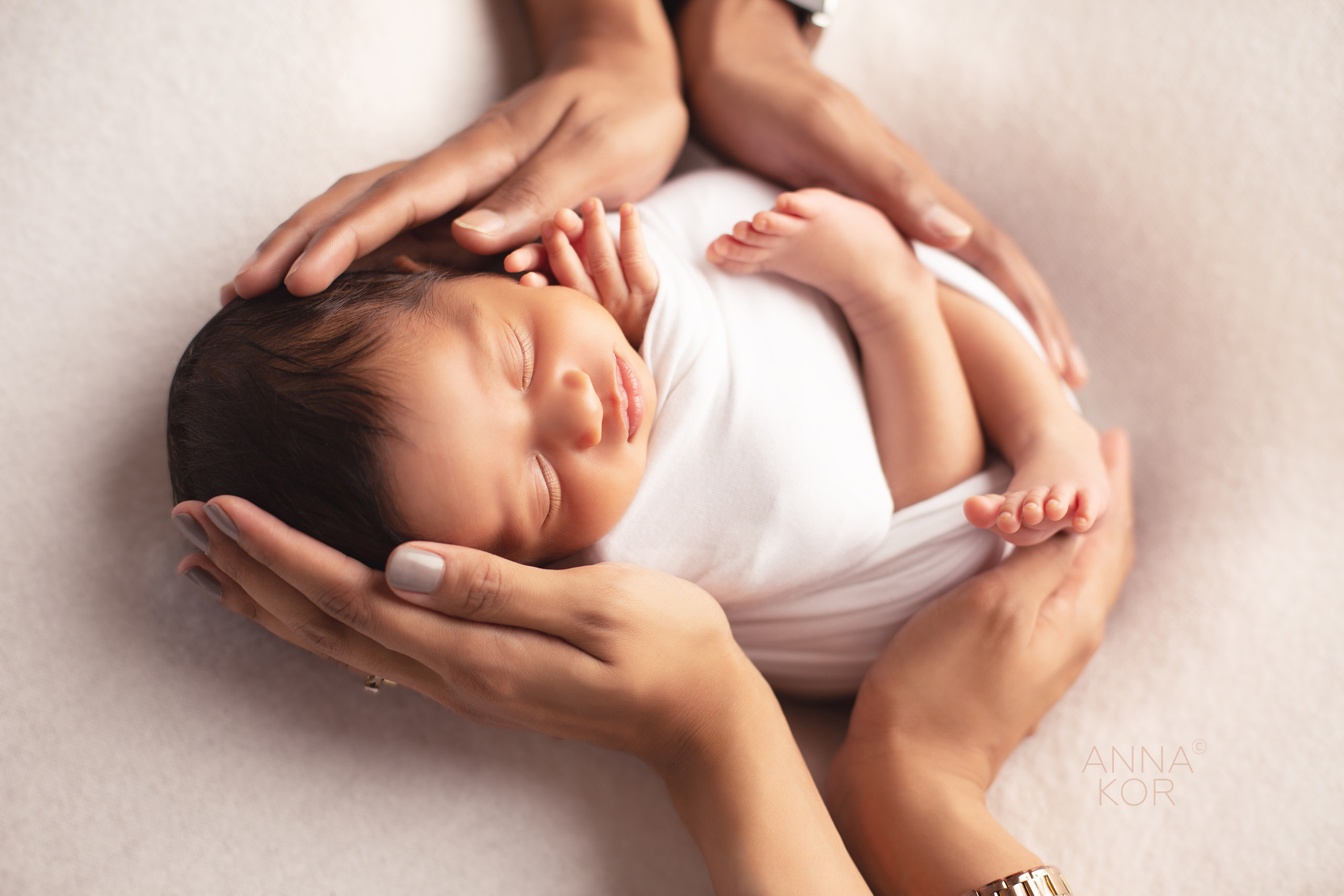 ANNA KOR Newborn Photographer in the UAE