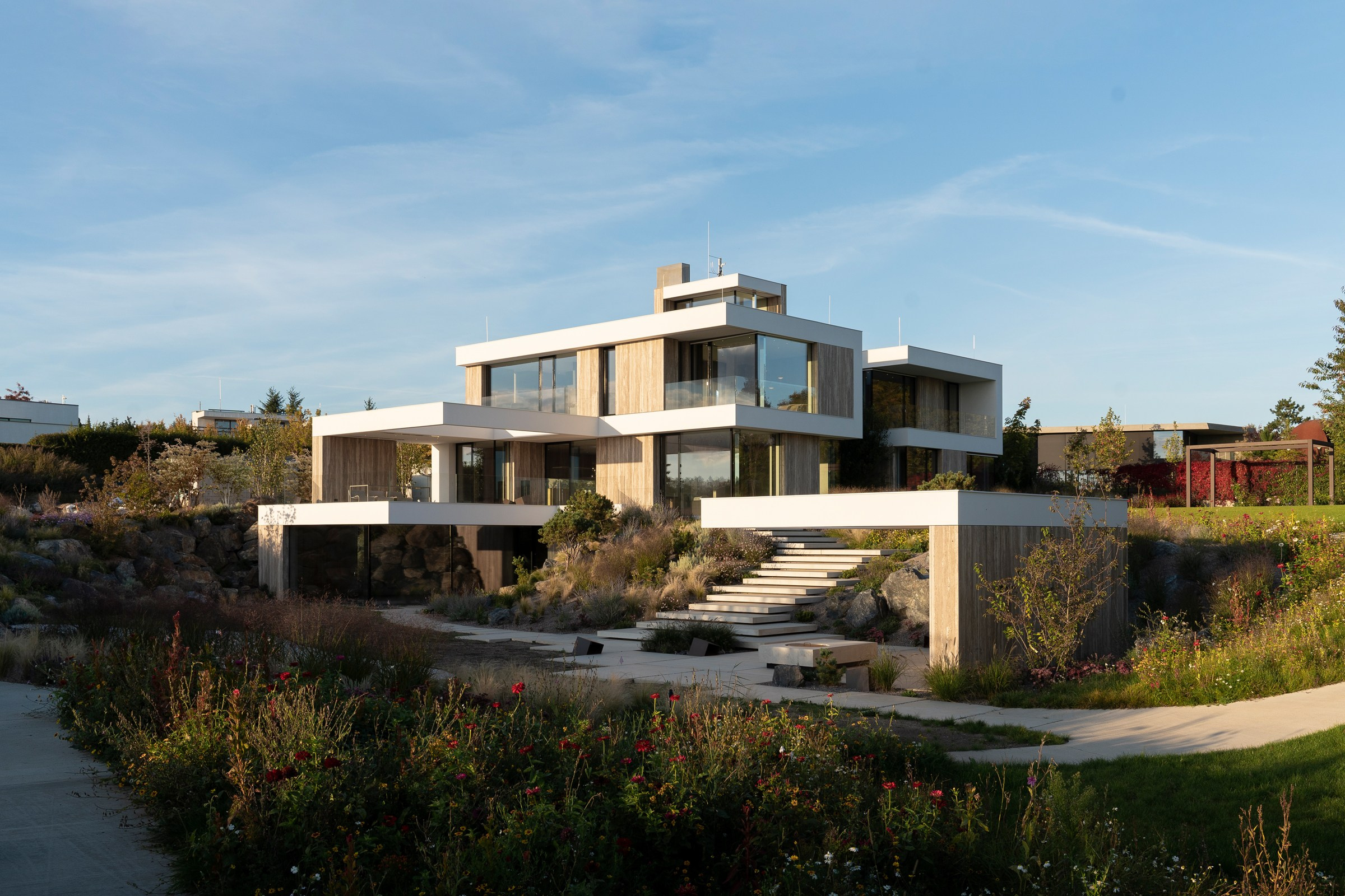 Bytový architekt, bytový designér, architekt Praha. Architekti v České republice czech architects Design interiéru i exteriéru Navrhujeme luxusní domy Architekt a architektonická kancelář Návrhy domů, bytů, interiérů Luxusní vila Nejlepší Vily v Praha, Česká republika Prague Luxury Villa, Vila Wellness Aqua House Luxusní rodinné vily