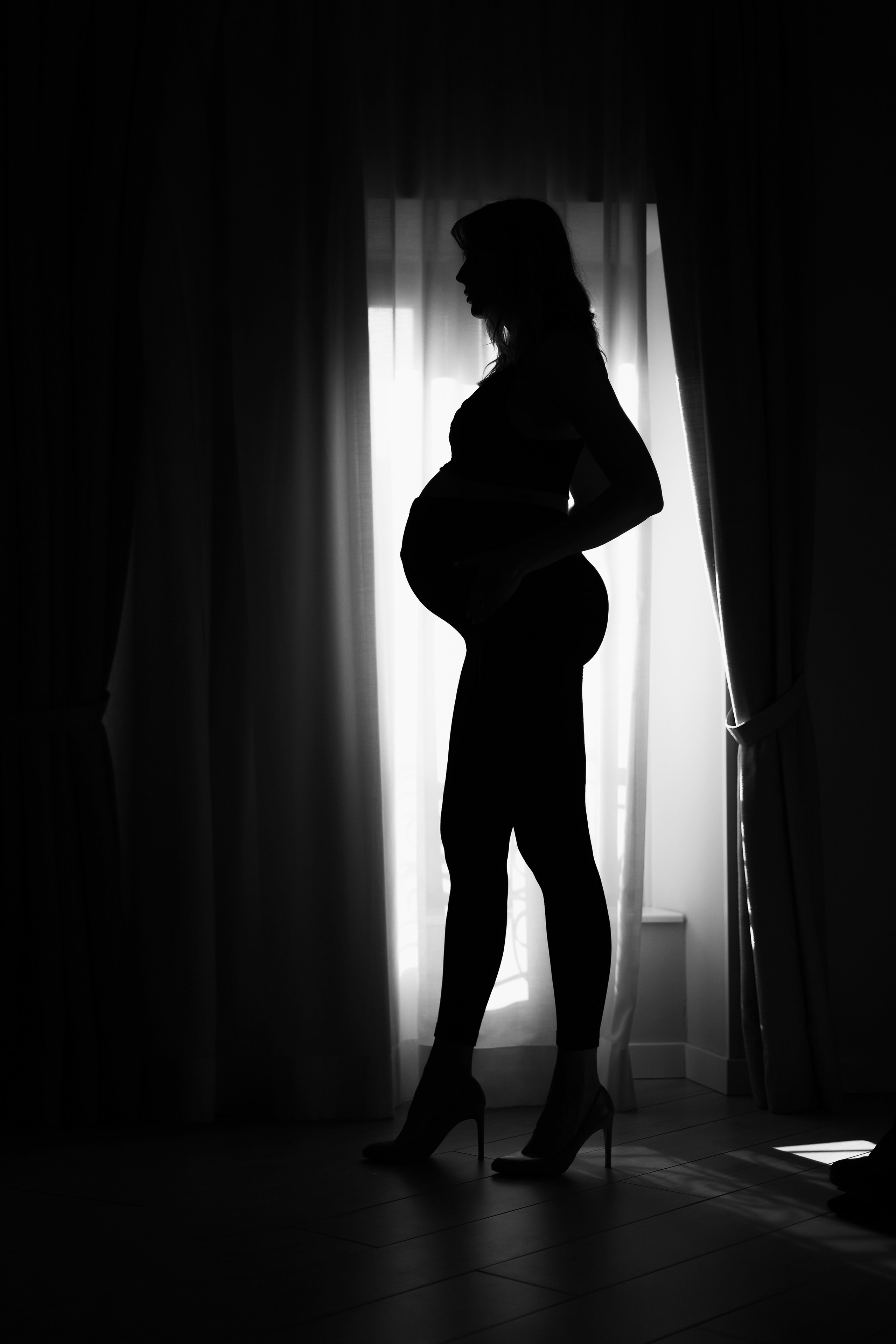 Pregnancy photoshoot preview. Photographer in Venice, Viktoria Antonova