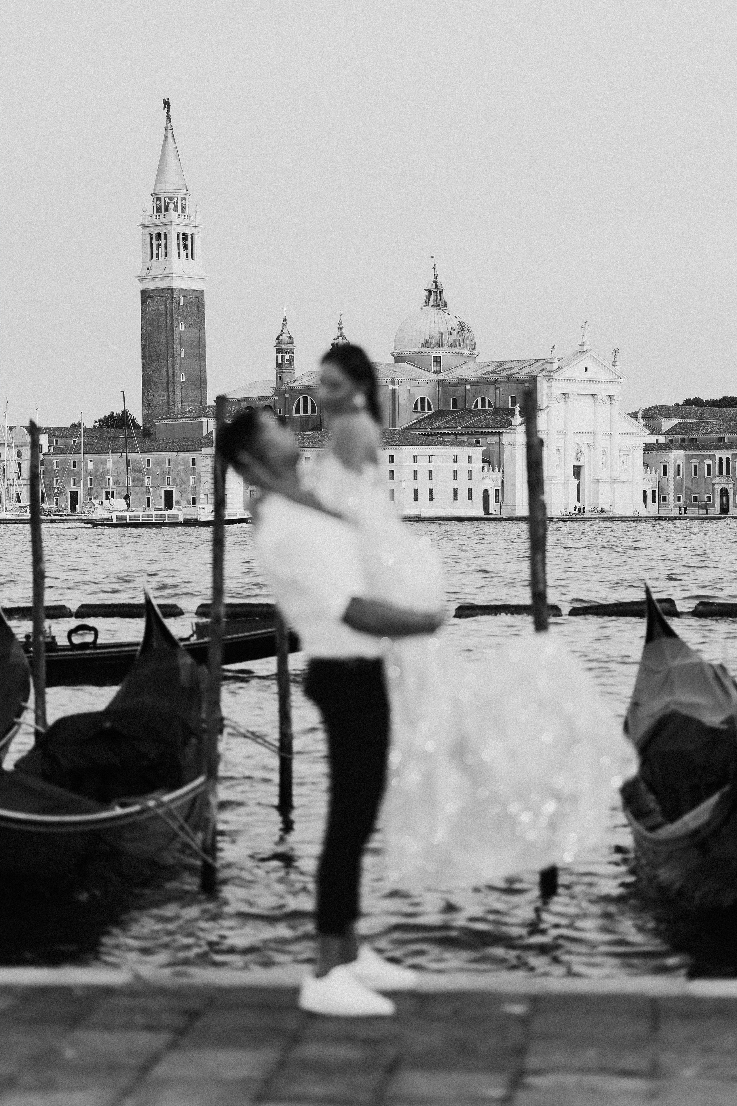 Morning photo shoot in magnificent Venice. Photographer in Venice, Viktoria Antonova
