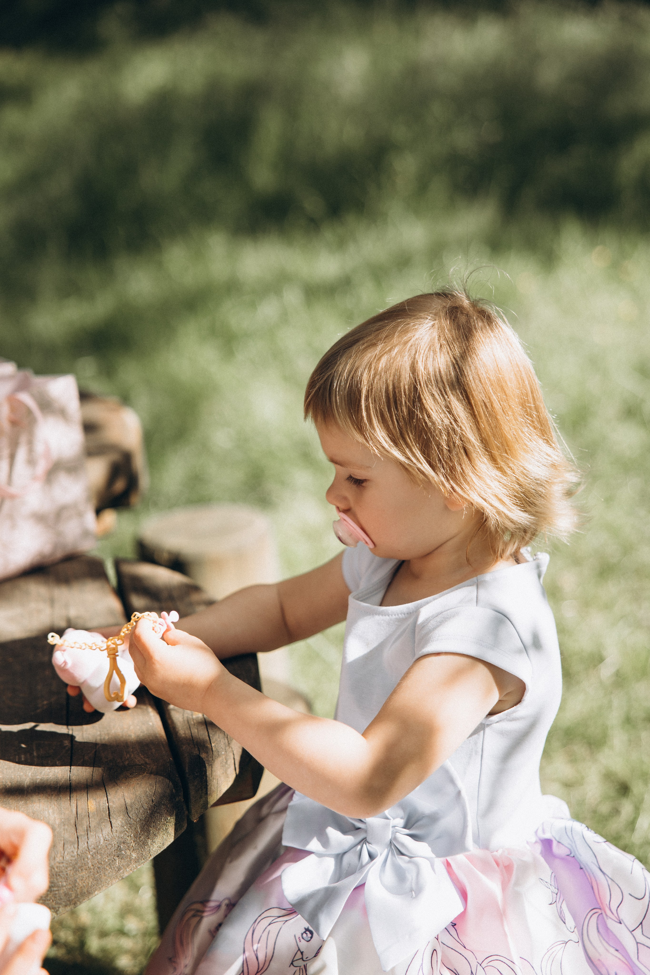 Séance photo en famille Forêt de Bouconne. Eugénie Smirnova — photographe à Toulouse et dans le sud-ouest de la France