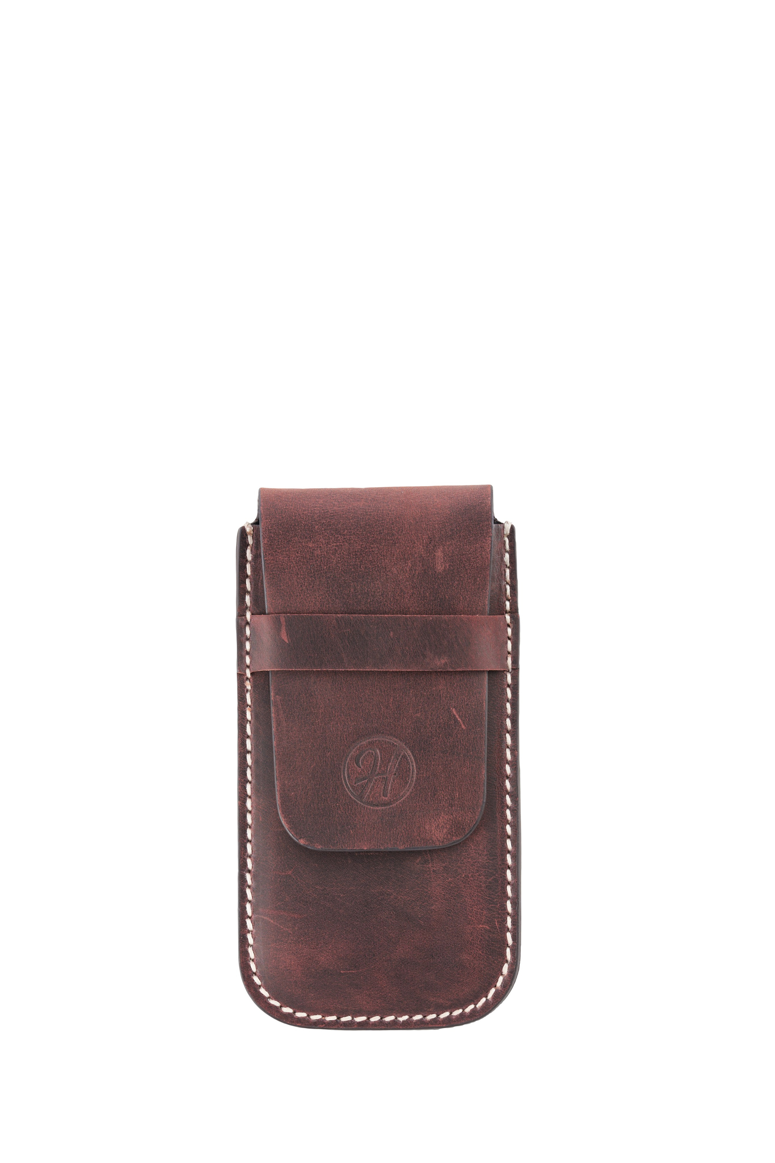 Funda de piel marrón para móvil sobre fondo blanco