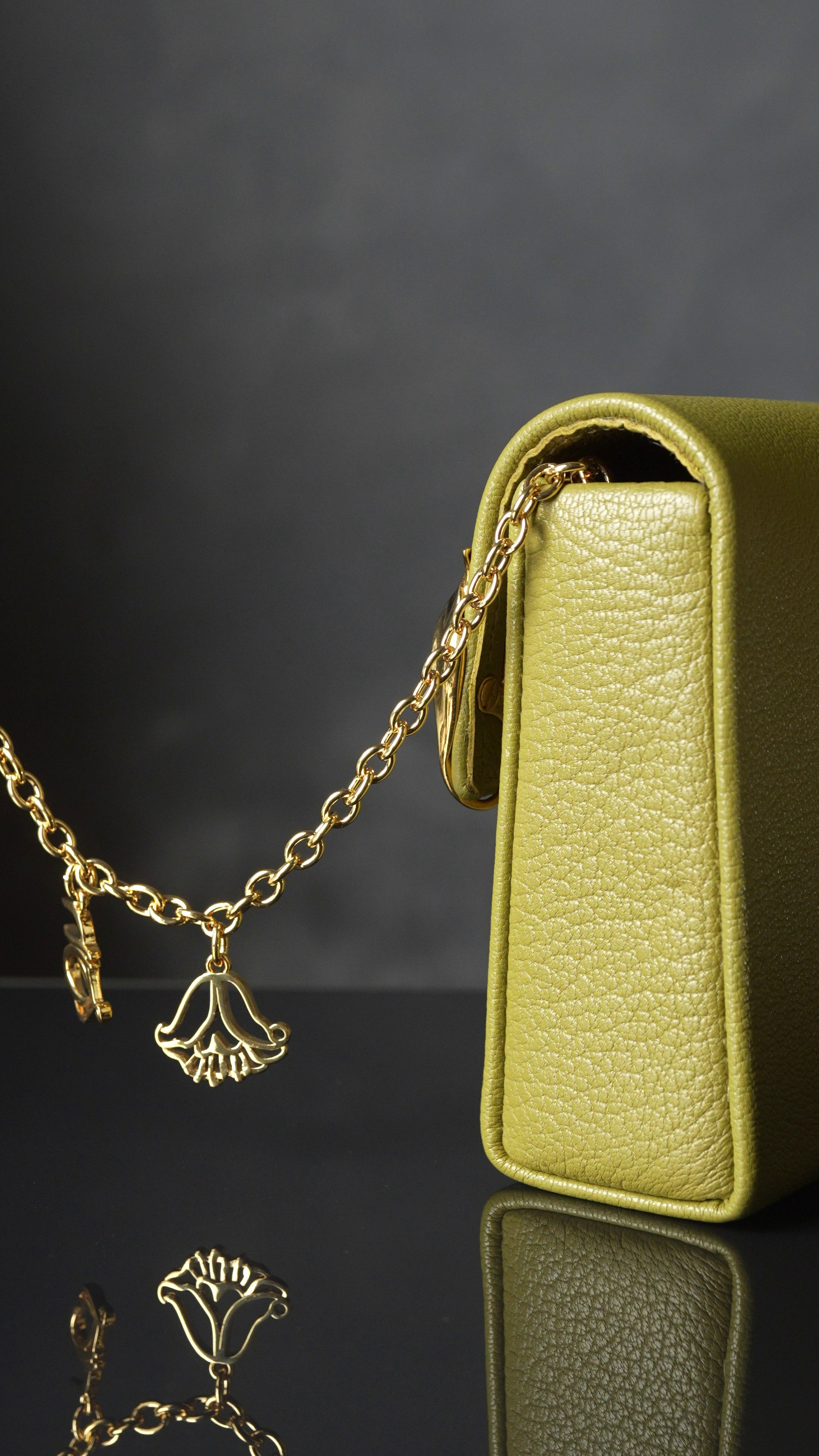 Ten questions before hiring a product photography studio