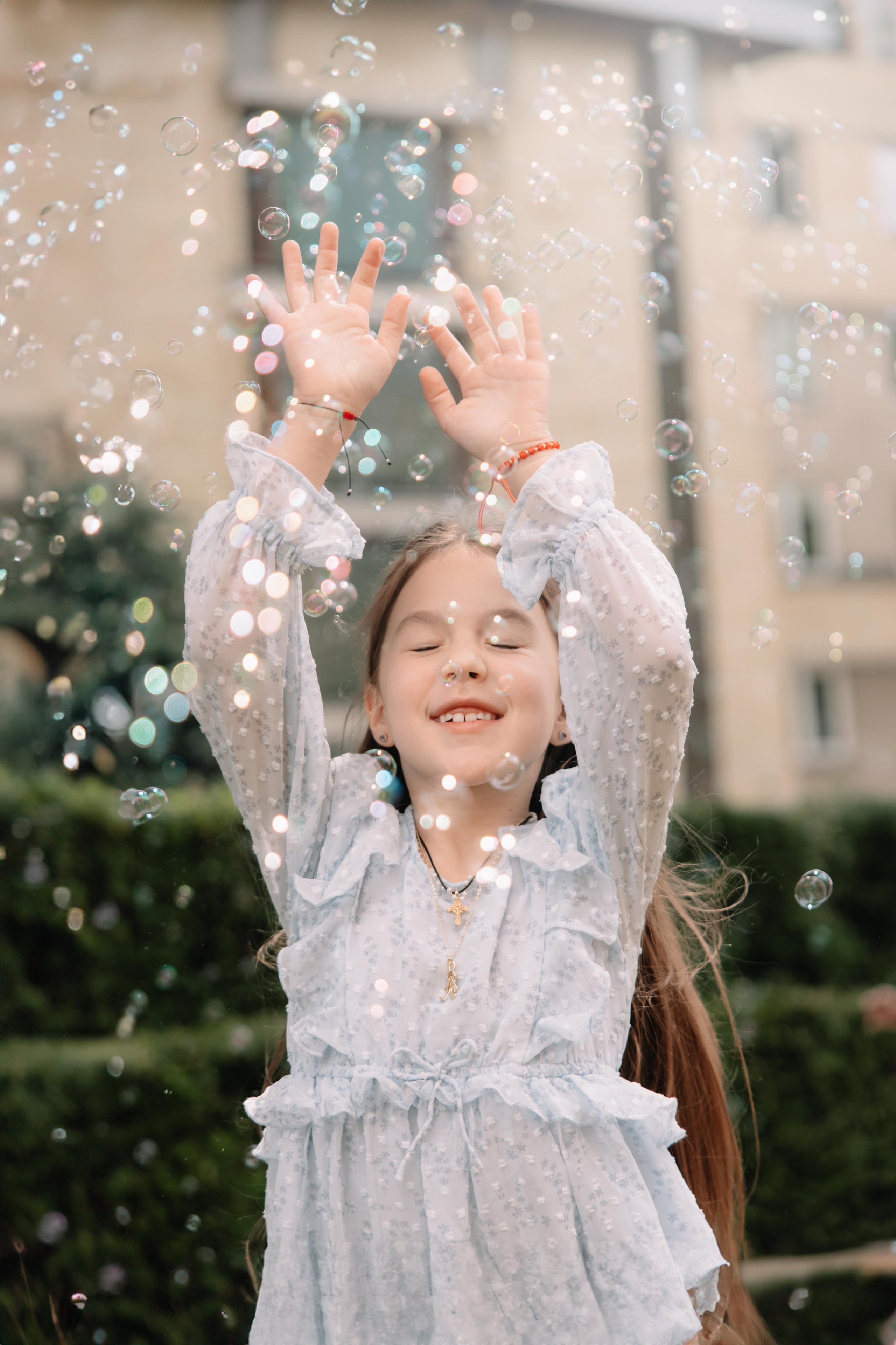 Šeimos fotosesija Vilniuje — namie, gamtoje, studijoje. Framed by Evelina | Vestuvių fotografė