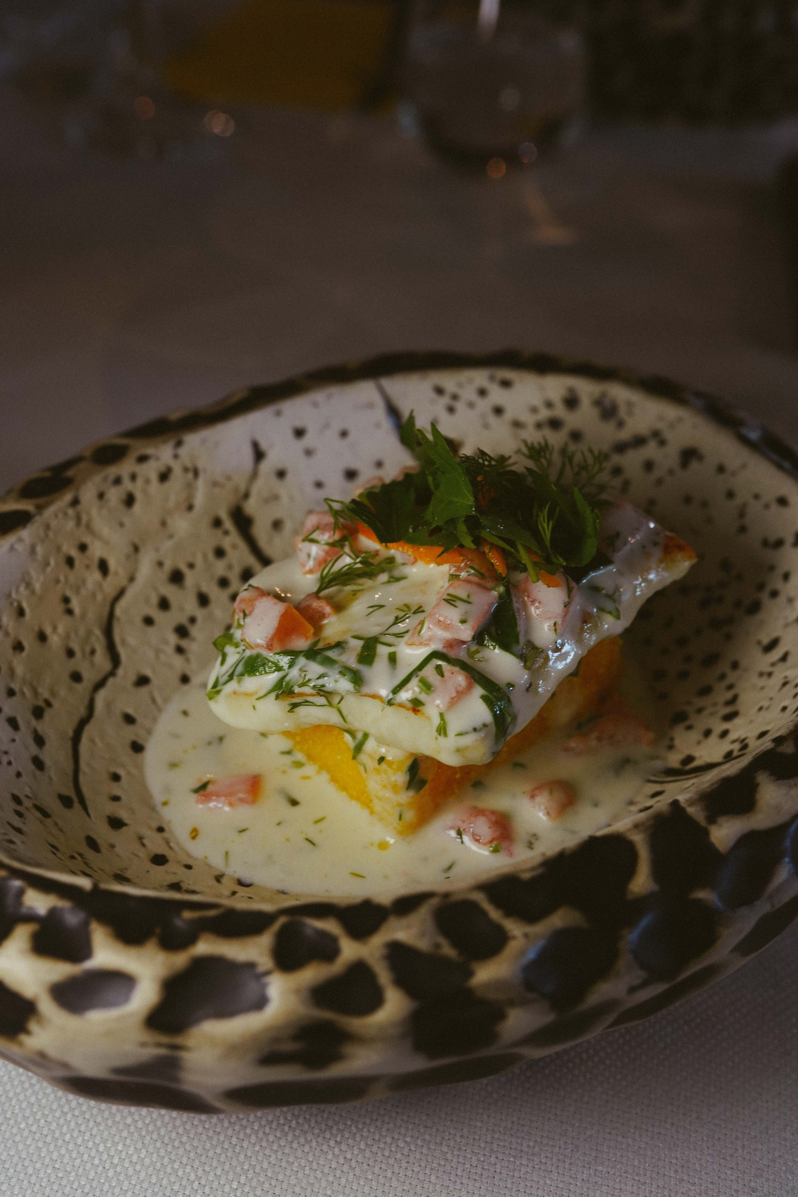 Fotografie comerciala pentru restaurantul Atra, punand in valoare culorile, preparatele si compozitia farfuriilor prin food styling.