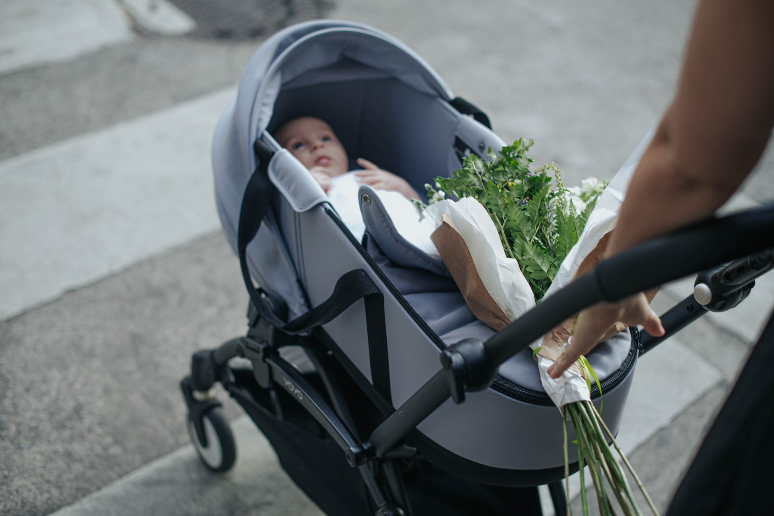 Mom Yana and Mars. Photographer @elmirkami in the city of Buenos Aires
