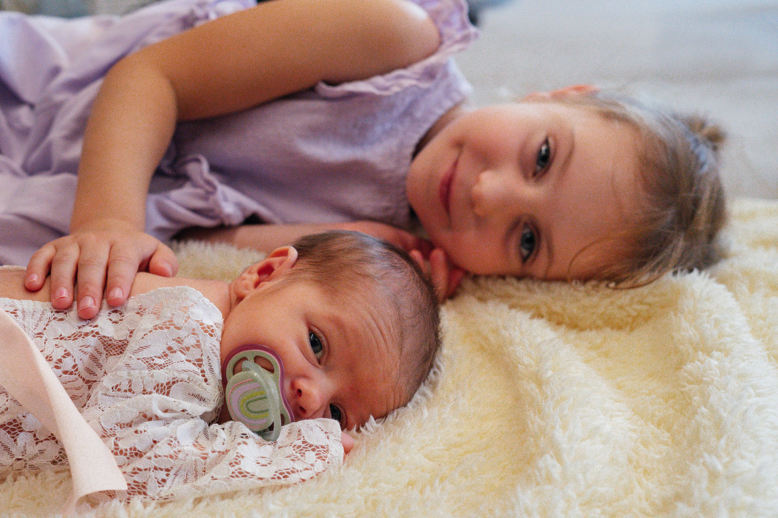 Těhotenství / Newborn. Jana Holubová | Wedding, Couple & Family Photographer in Prague