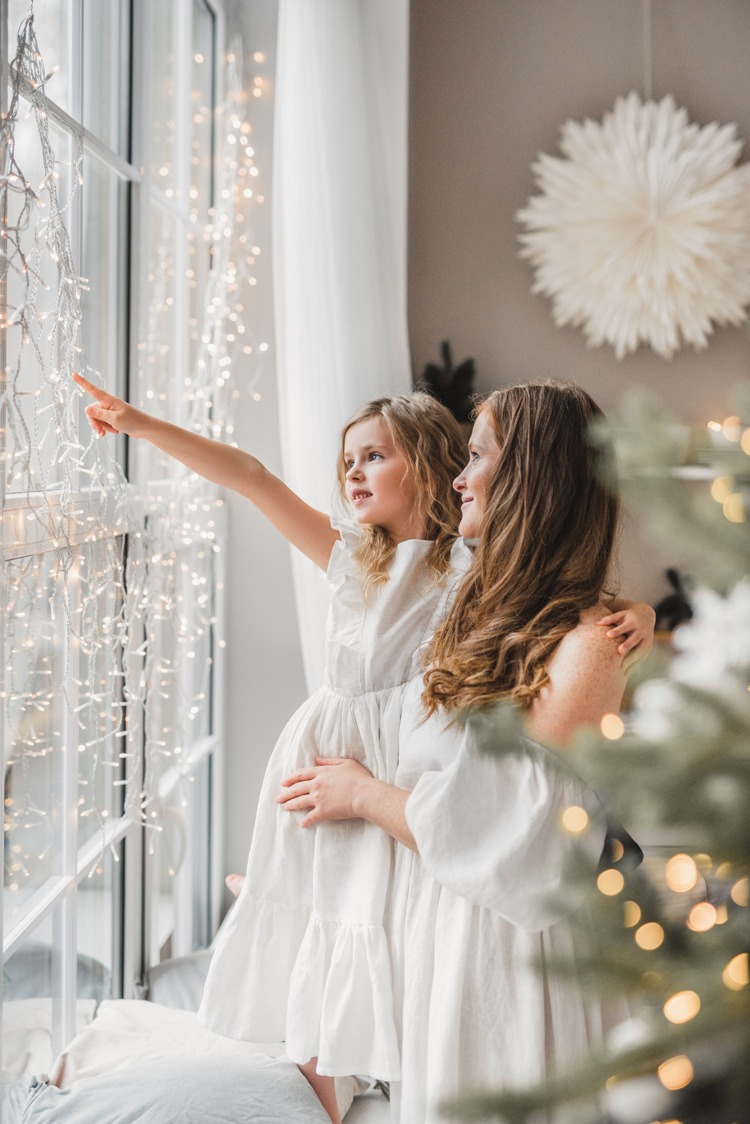 Fotostudijas Ziemassvētku Dekors – Maģiska svētku fotosesijas atmosfēra Rīgā. Fotostudija VEF Rīga