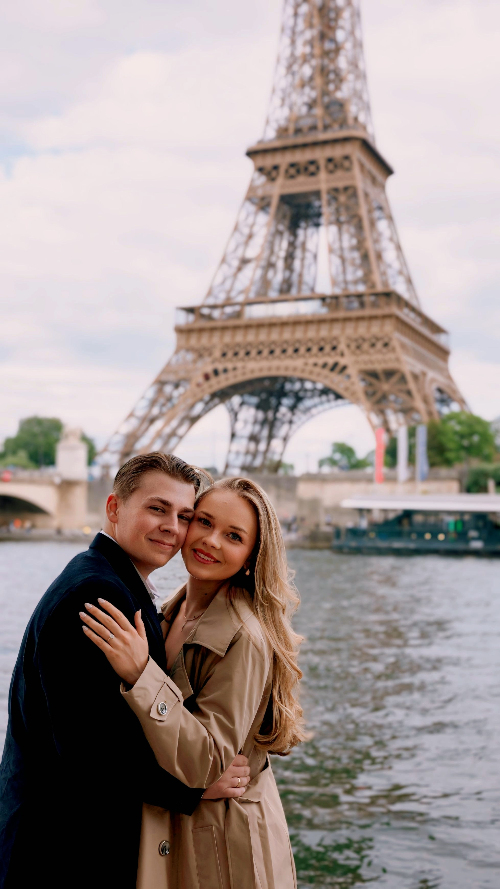 Lovestory photoshoot in Paris. Alina Tagzieva- a photograper in Paris