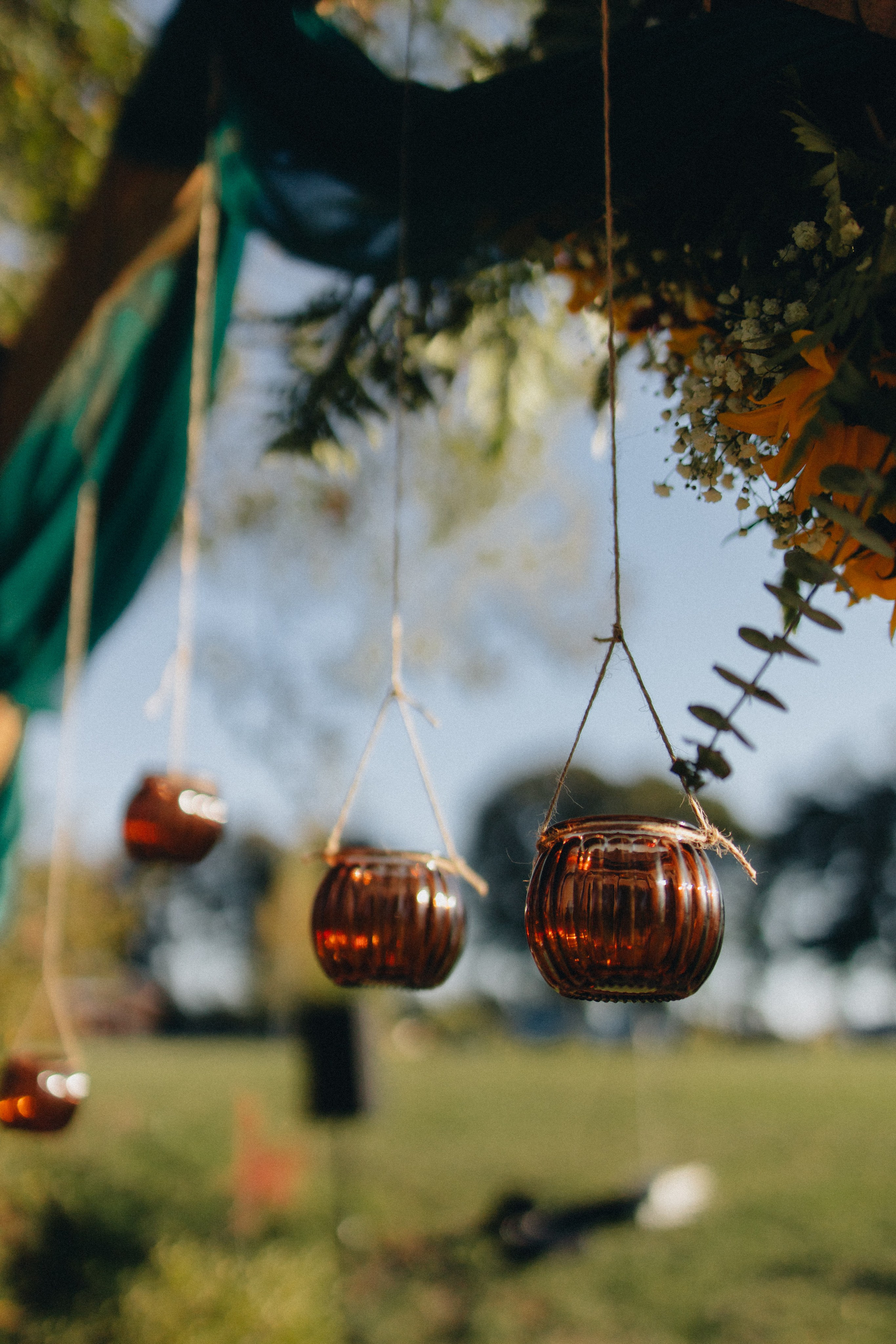 Jessie and Isaac on their wedding day in Portland, Oregon – a genuine moment of joy captured by photographer Georgy Shishkin in a romantic outdoor style, reflecting the charm of Portland & Seattle wedding photography.