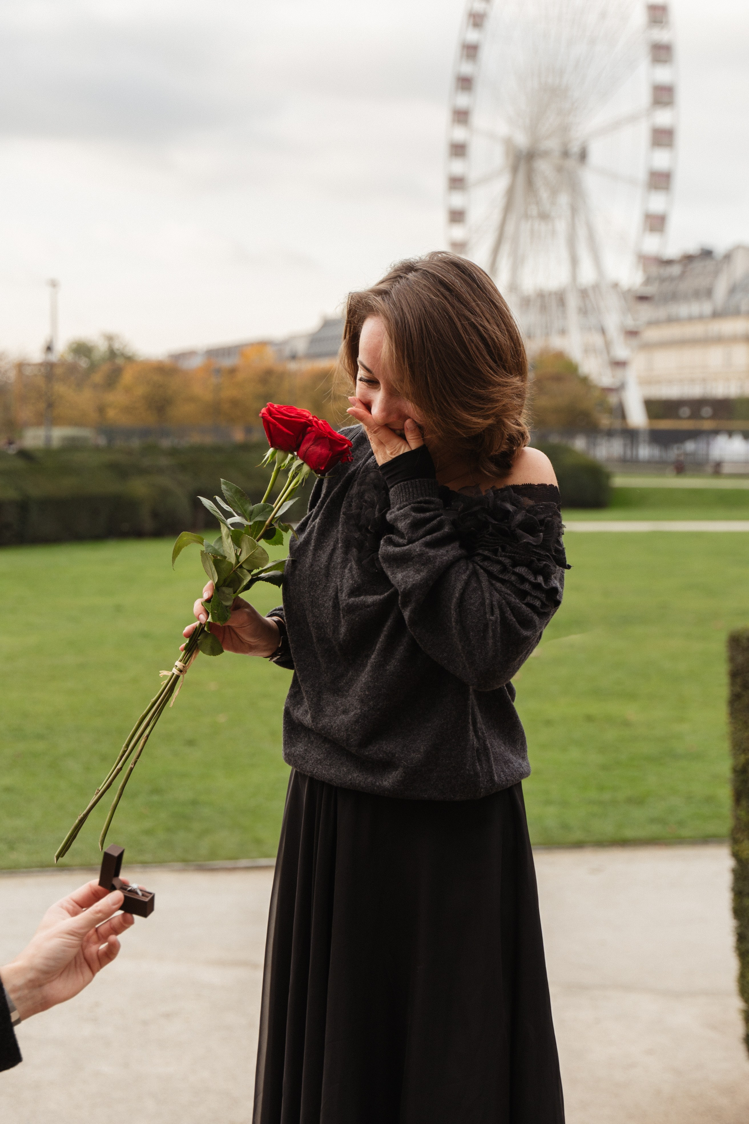 Proposal photo-shoot. Photographer in Paris Yulia Shkadina | Couples, engagement, pre-wedding, individual photo-shoots in Paris at the best locations
