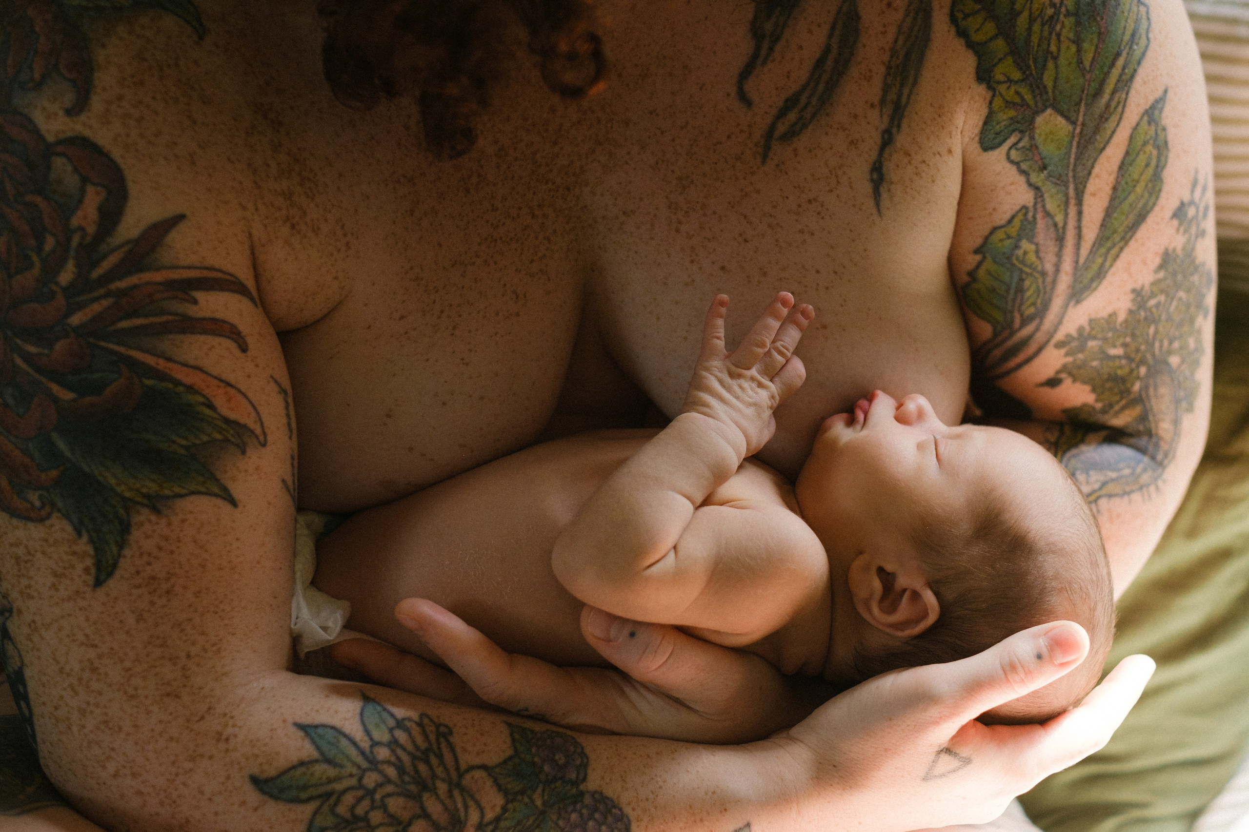 What to Expect from a Relaxed, In-Home Newborn Photo Session | Richmond, VA. Family Photographer Anna Dobrovolskaia | Richmond, VA