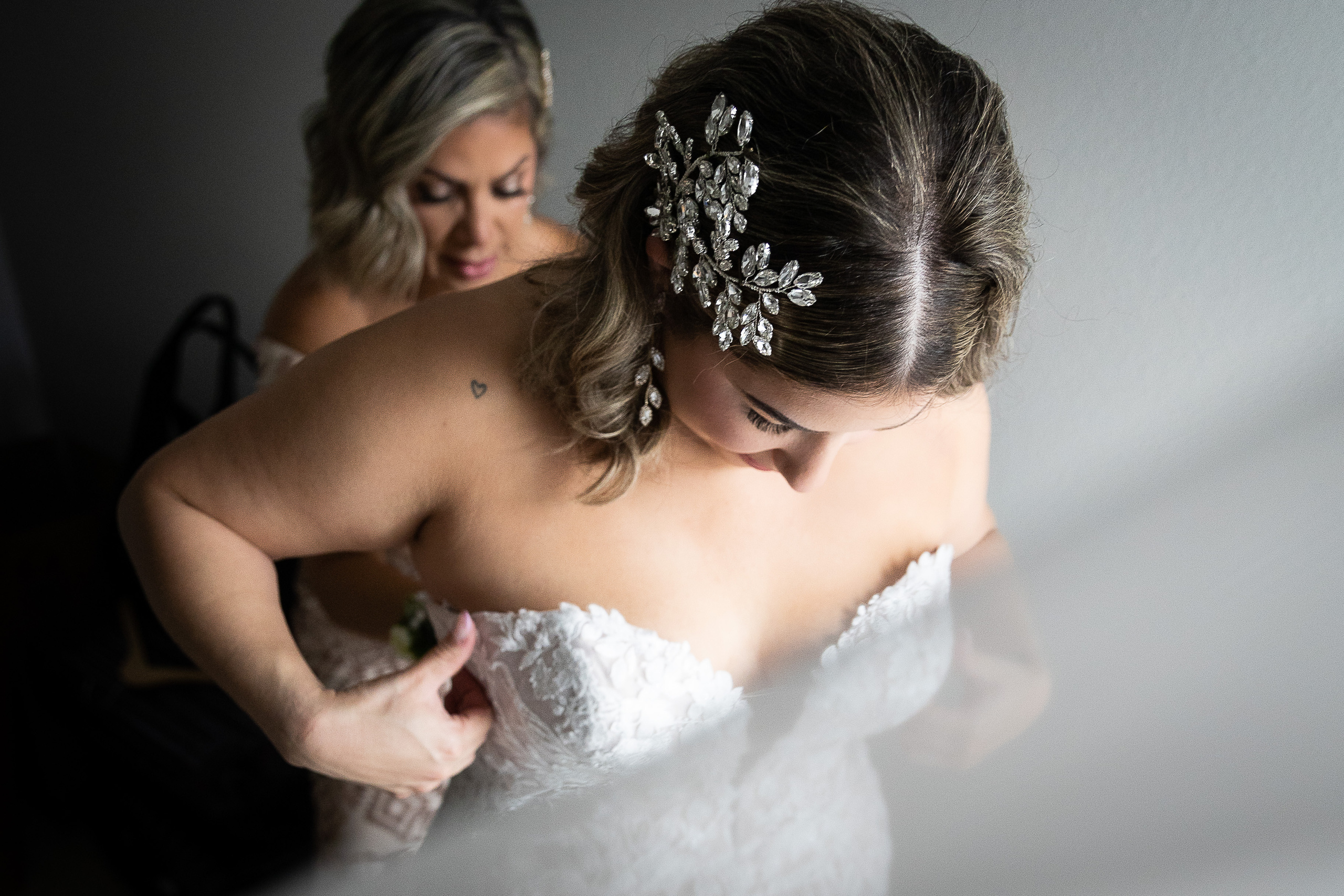 mother of the bride and getting ready