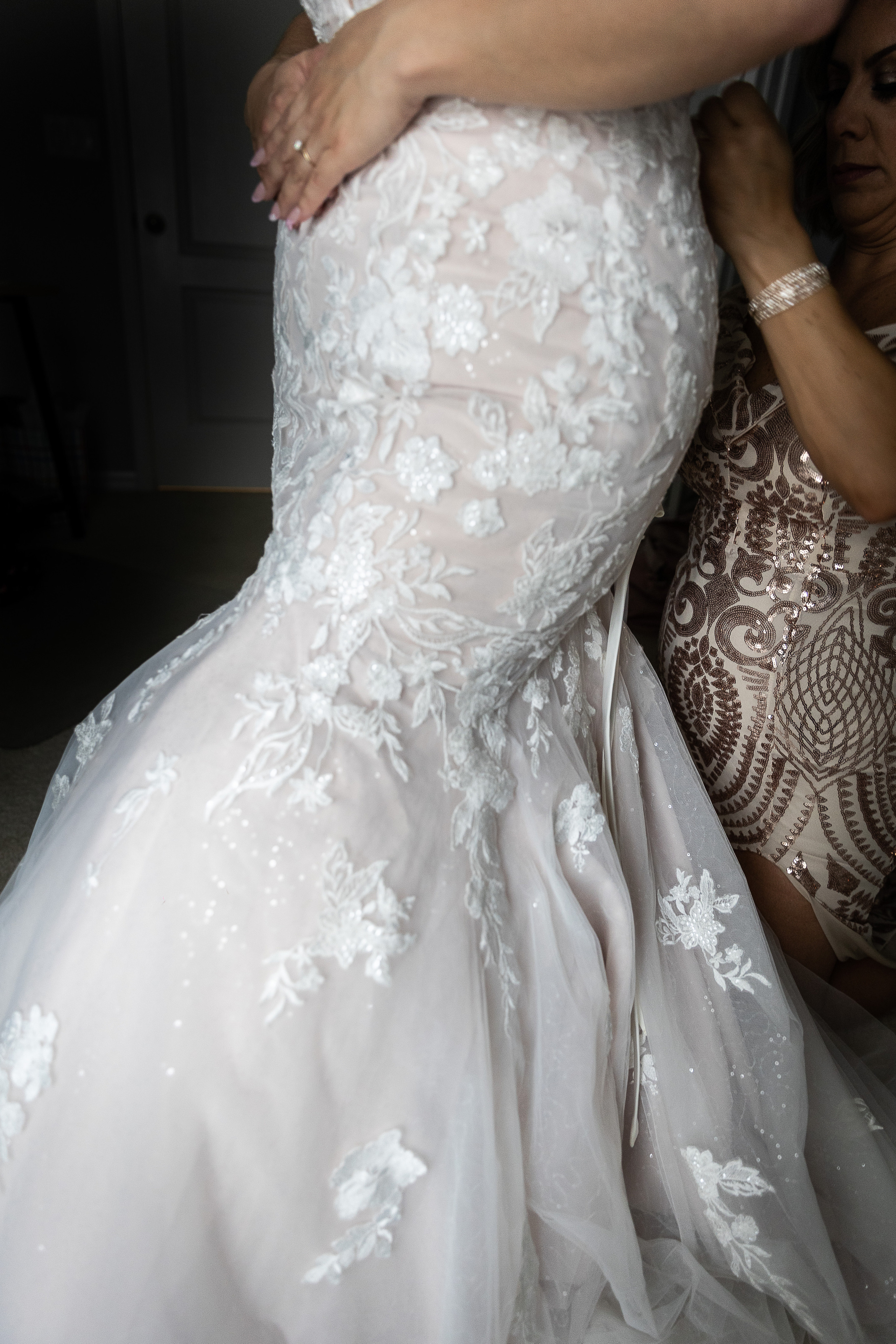 bride is getting ready
