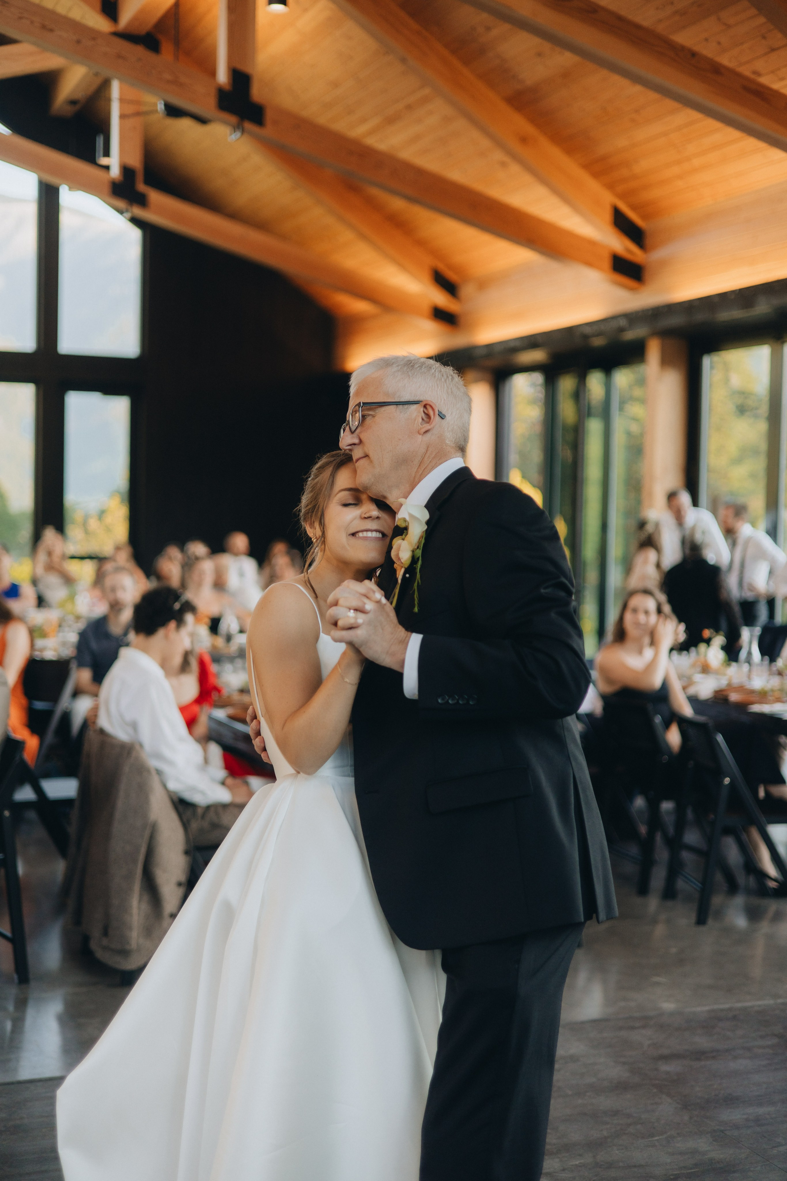 Wedding Shelby & Riley | Columbia River Gorge, WA | Georgy Shishkin Photography Photography. Portland Wedding Photographer | Authentic PNW Love Stories