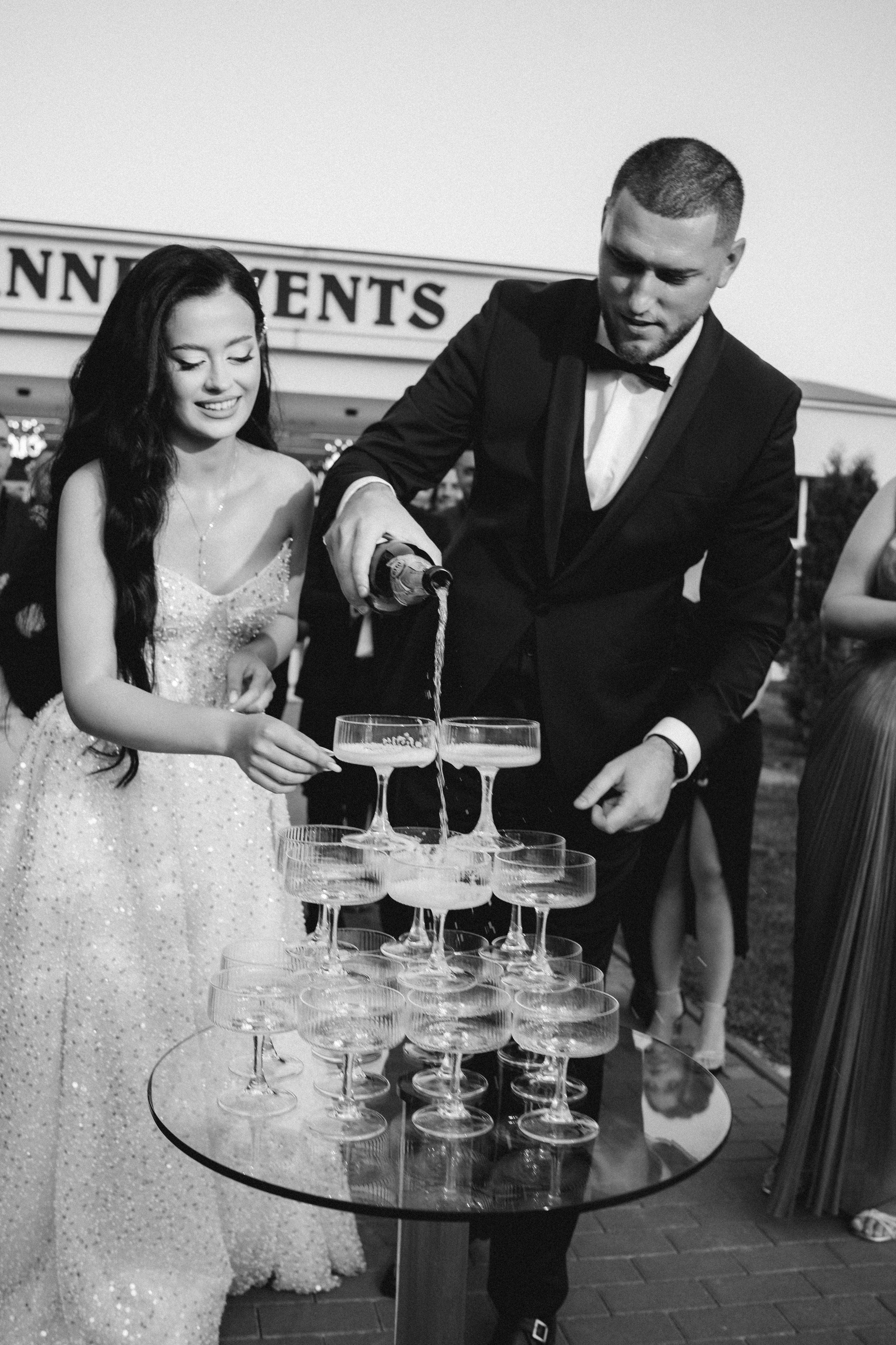 Catalina & Remus. Raw Studio. Fotograful tau de nunta!