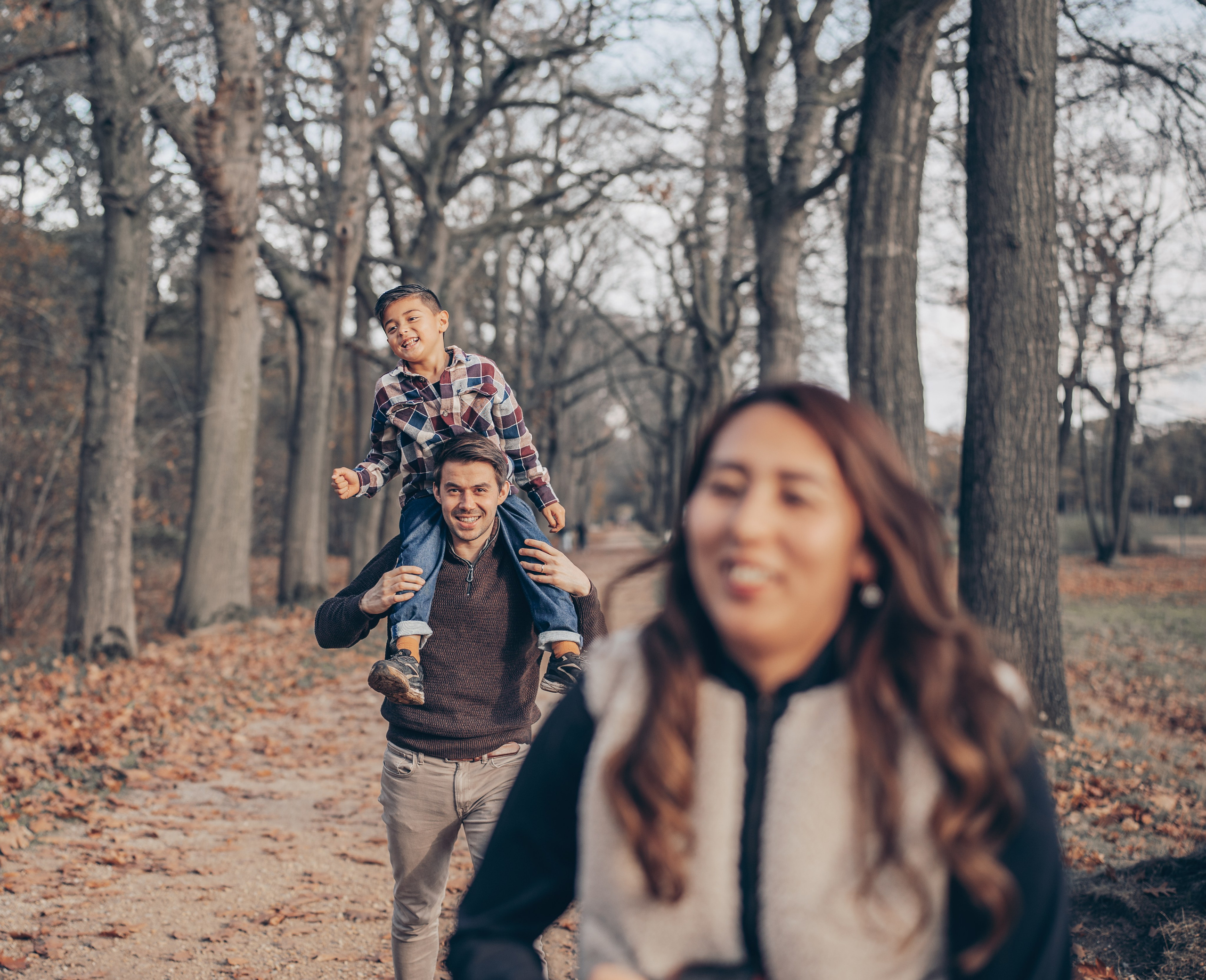 Familieshoot | Warme en Spontane Familiefotografie vol Emotie. Kapture Fotografie – Huwelijksfotografie & Portretfotografie voor pure liefdevolle momenten