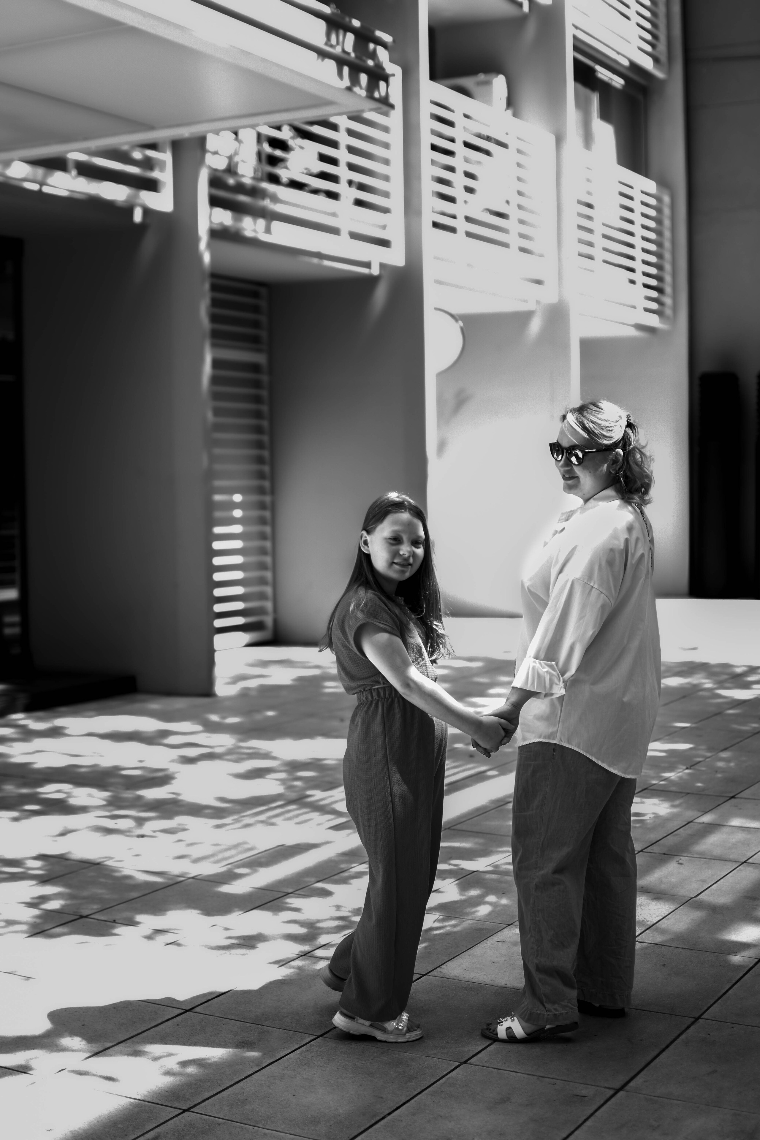 Dasha and Mira. Photographer @elmirkami in the city of Buenos Aires