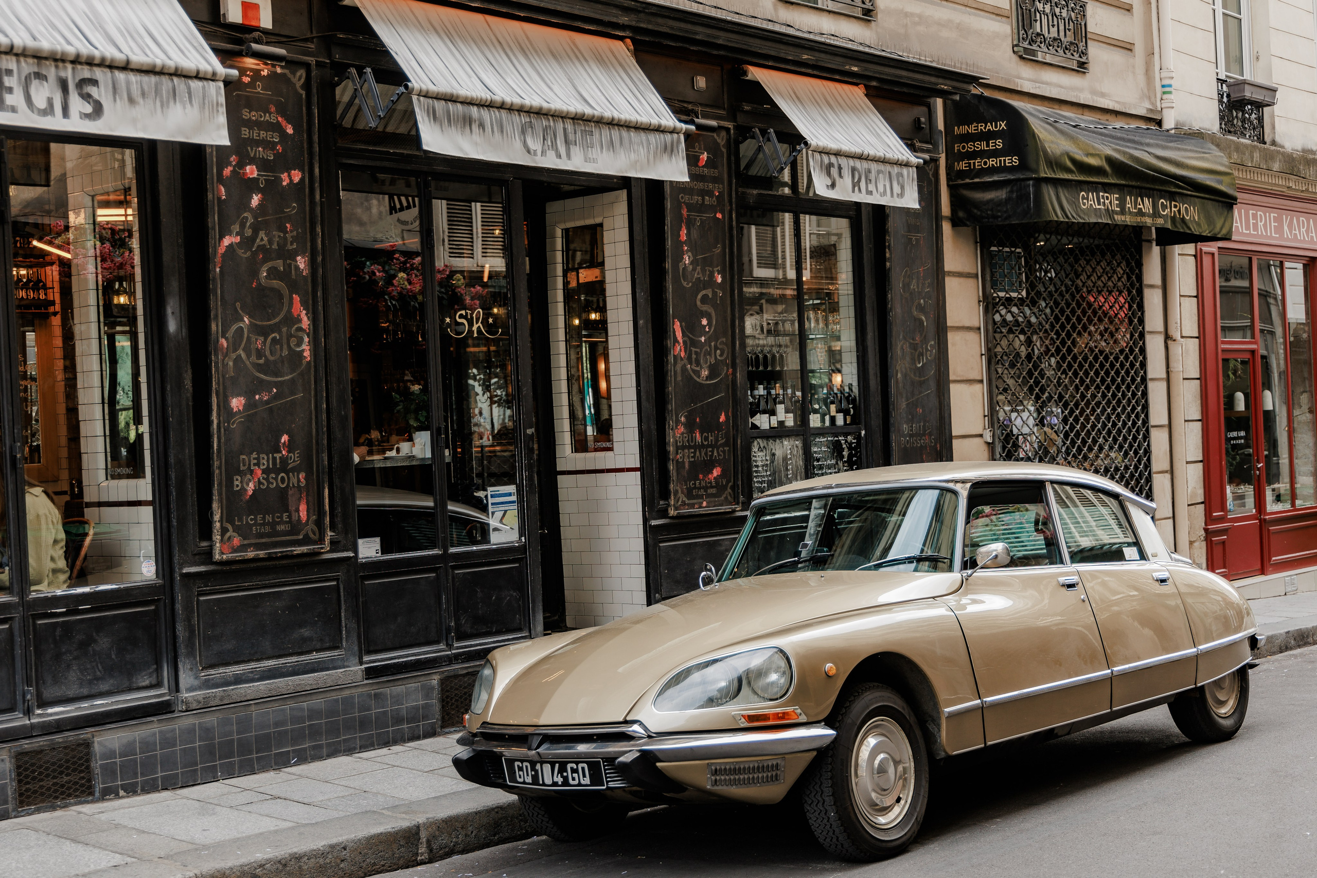 Paris Photo Tour in a Classic DS23 Pallas. Photographe à Paris