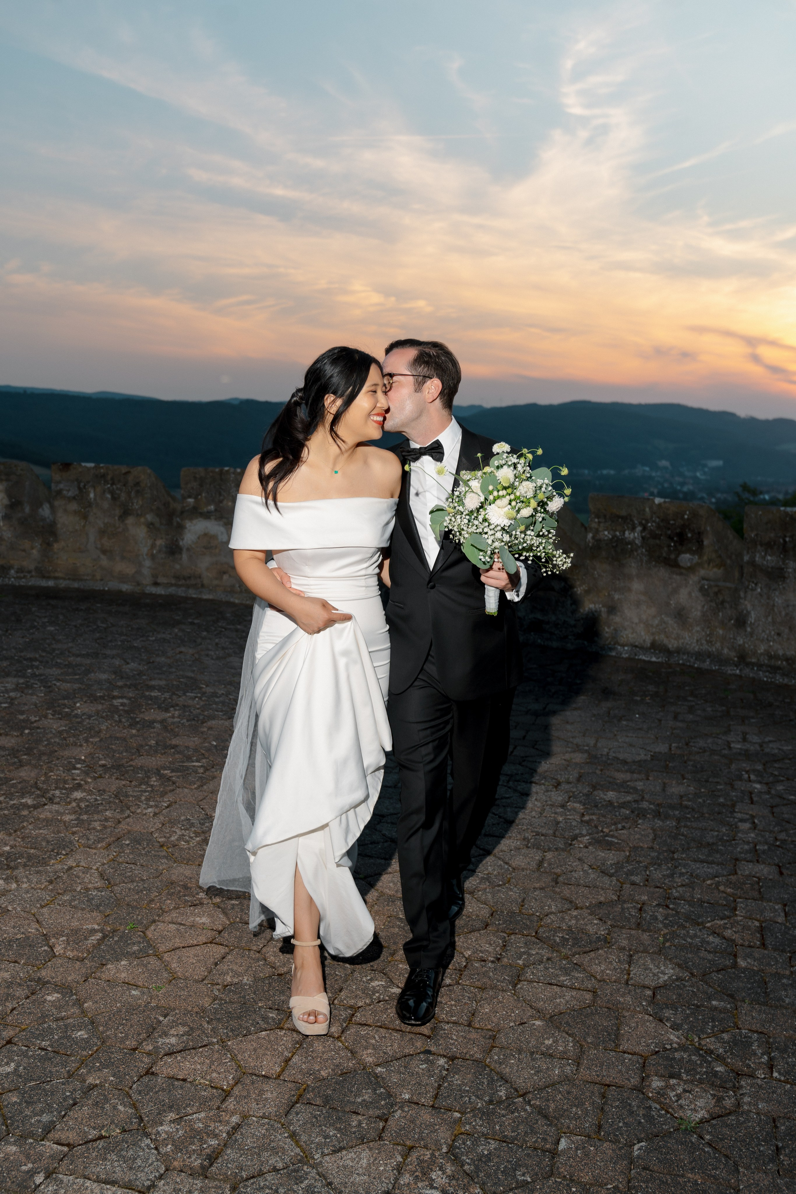 Joann & Hanning’s Timeless Wedding at Schloss Bürresheim | Destination Wedding Photographer. Raw Studio: Capturing Elegant weddings accross Europe