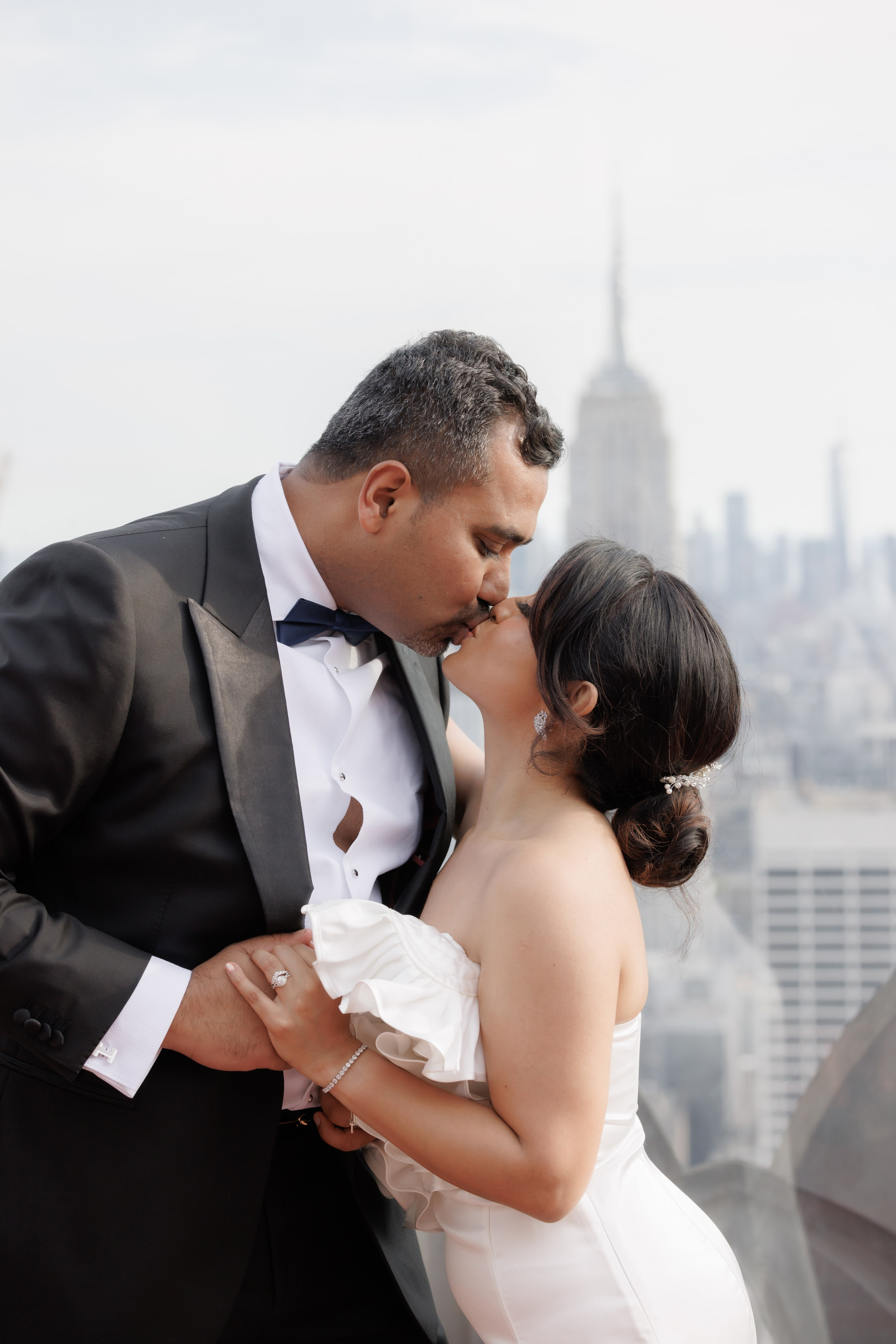 Aniket & Malobika. Wedding Photo & Video