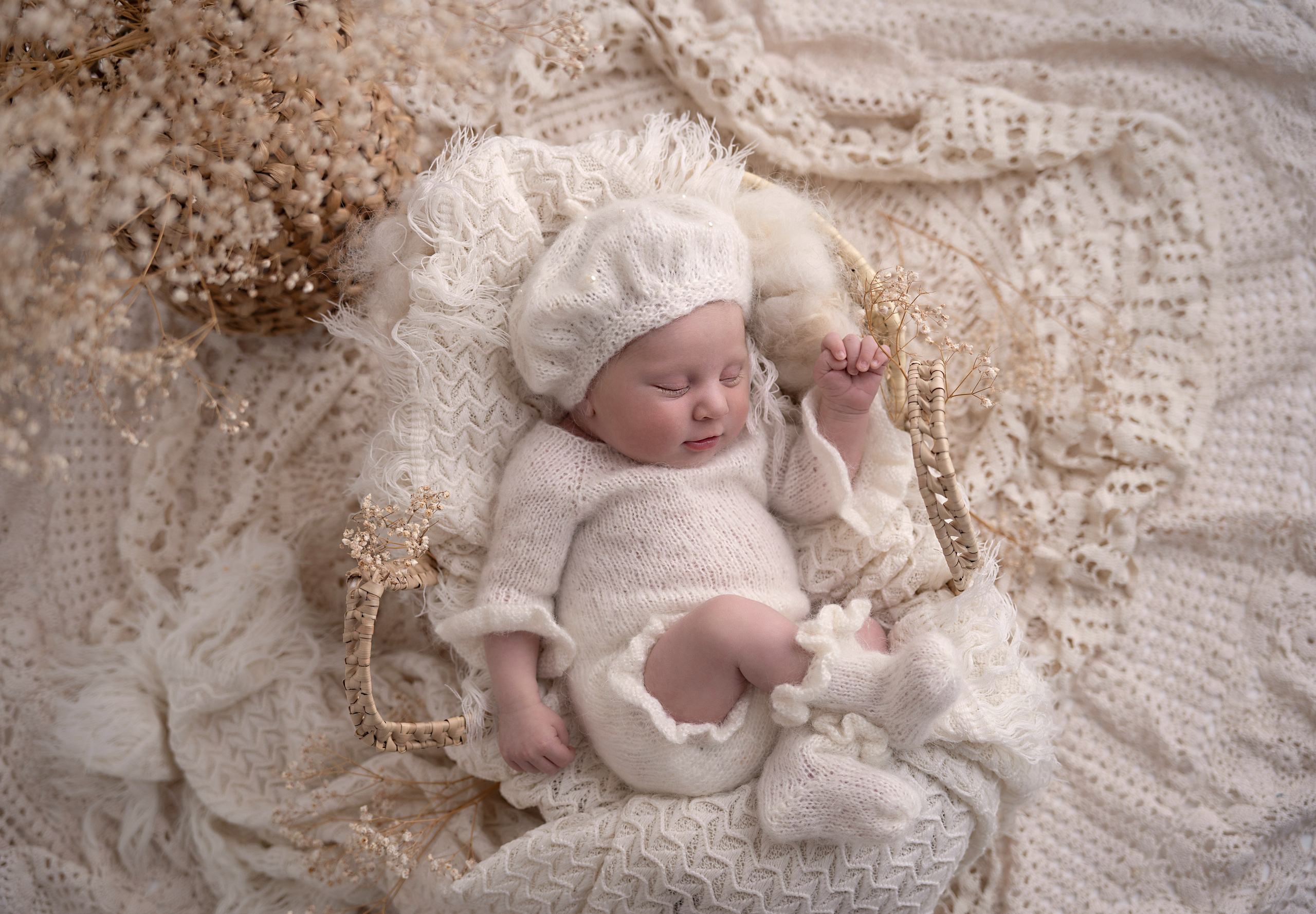 7 secrete din culisele unei ședințe foto de nou-născut. Fotograf maternitate, nou-născuți și familie în Cluj-Napoca | Roxana Rusu