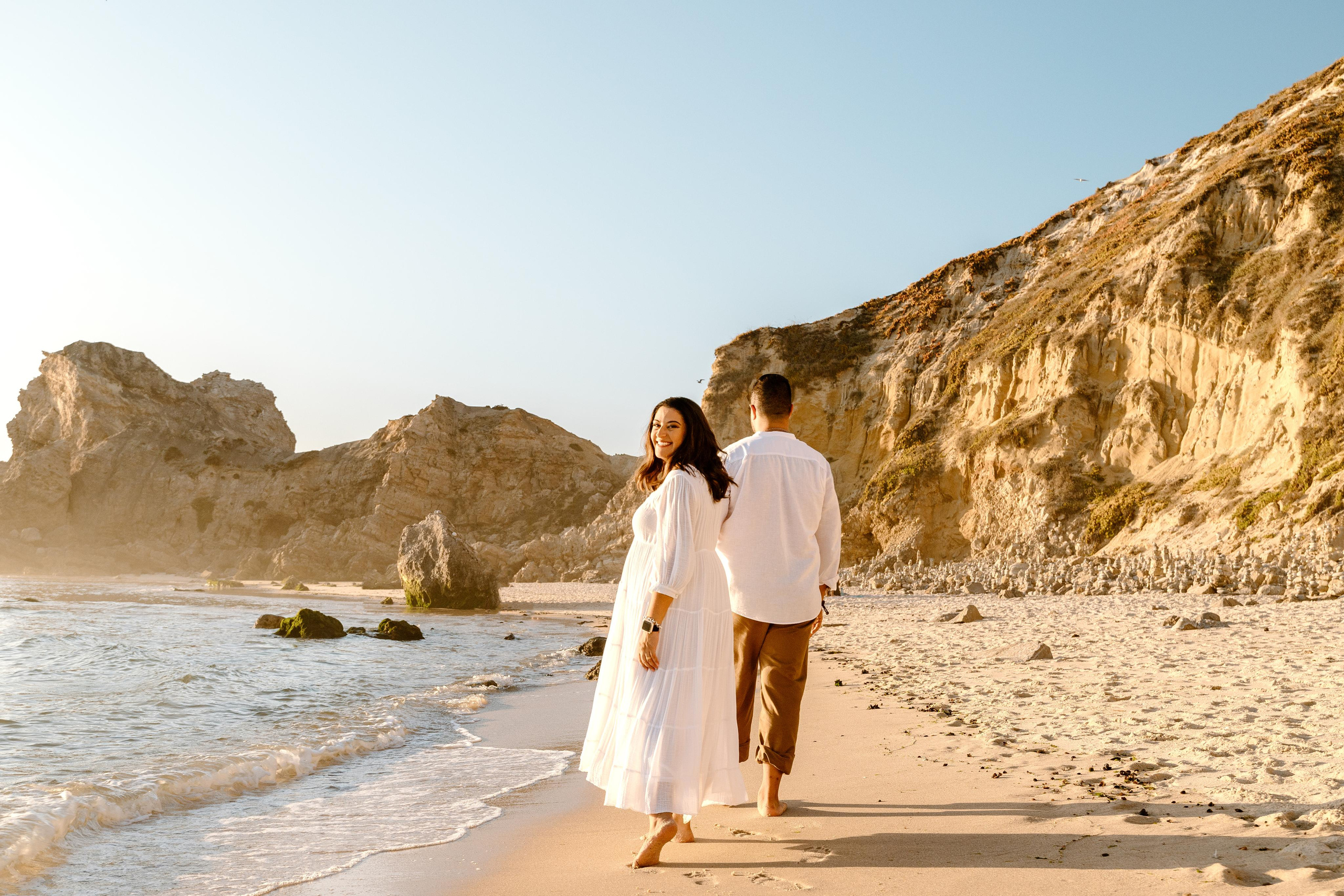 Sessão Maternidade na Praia de Paredes da Vitória. Fotografia e Filmes de Casamento de Luxo | Portugal & Destination Weddings | Ricardo & Mary Pictures