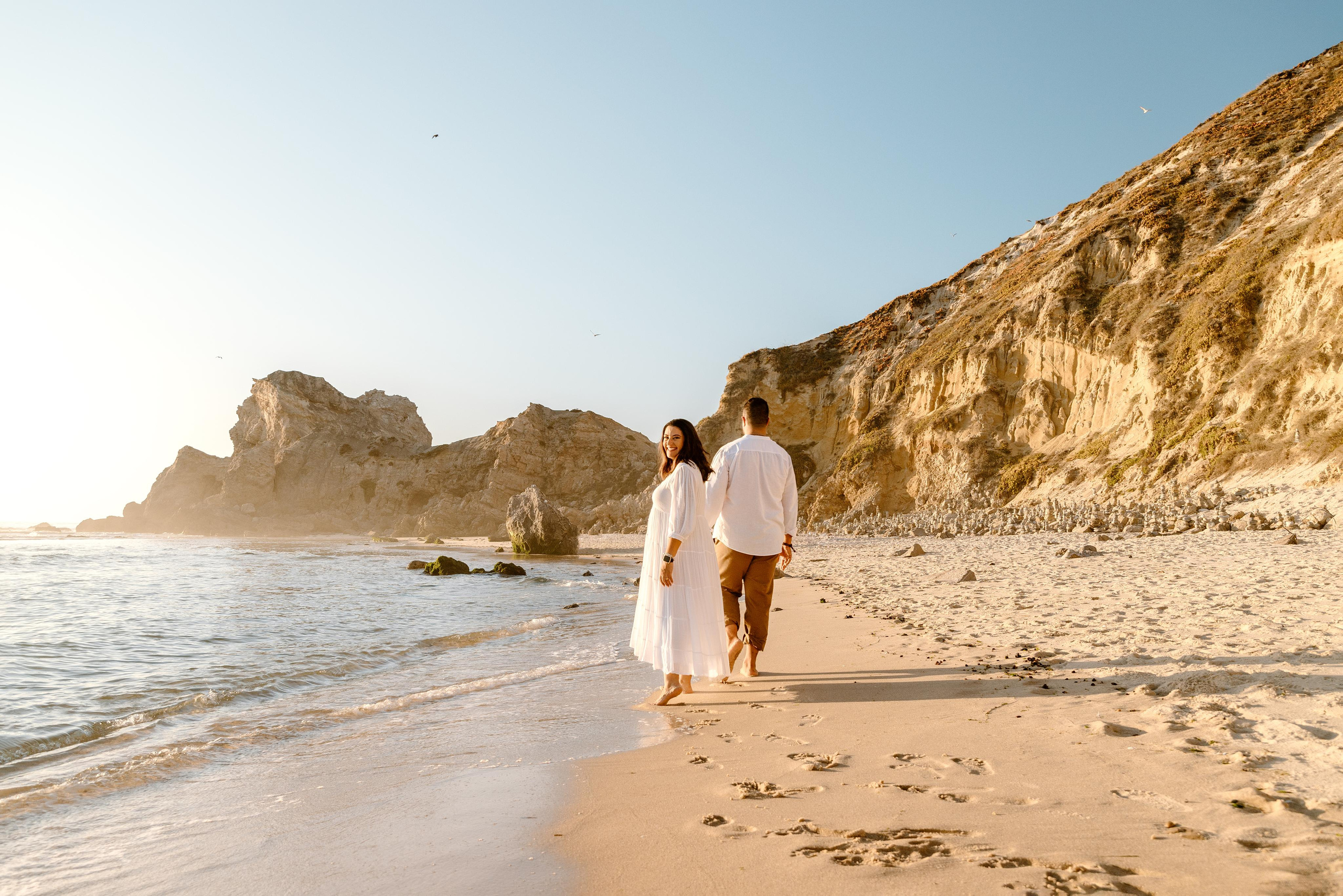 Sessão Maternidade na Praia de Paredes da Vitória. Fotografia e Filmes de Casamento de Luxo | Portugal & Destination Weddings | Ricardo & Mary Pictures